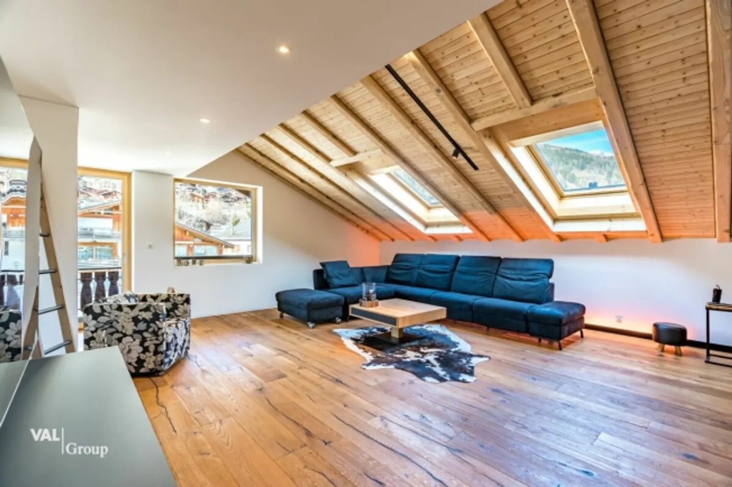 Appartement penthouse exclusif avec beaucoup de lumière et des équipements de haute qualité - Photo 4 sur 18