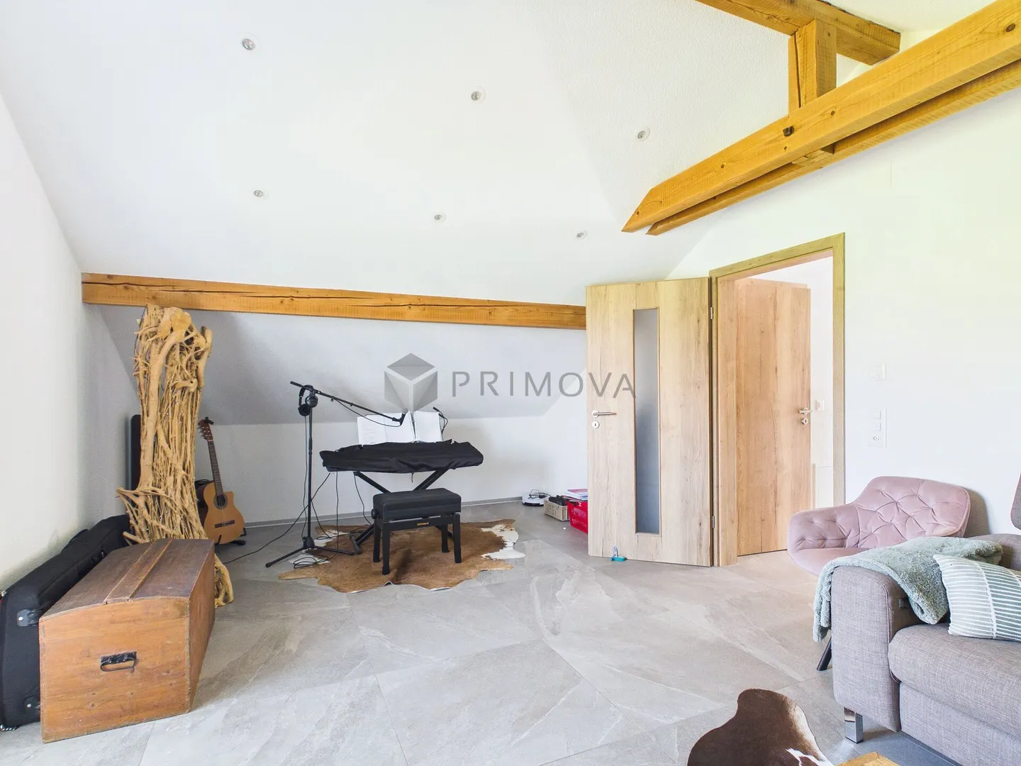Maison individuelle exclusive de 7,5 pièces avec 191 m² de surface habitable et vue sur les Alpes entièrement rénovée - Photo 3 sur 13