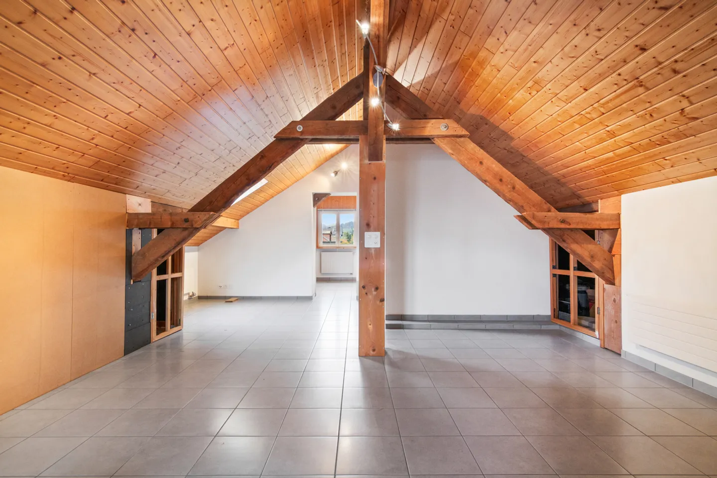 Bella casa con vista libera e grande potenziale - Foto 7 di 8