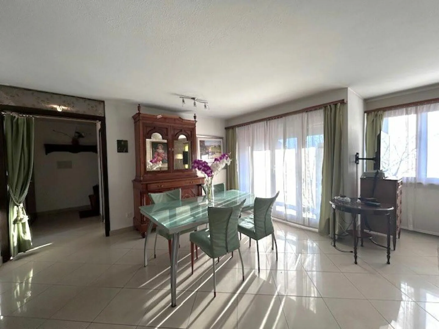 4.5-ROOM APARTMENT IN A RESIDENTIAL AREA - Photo 10 of 21