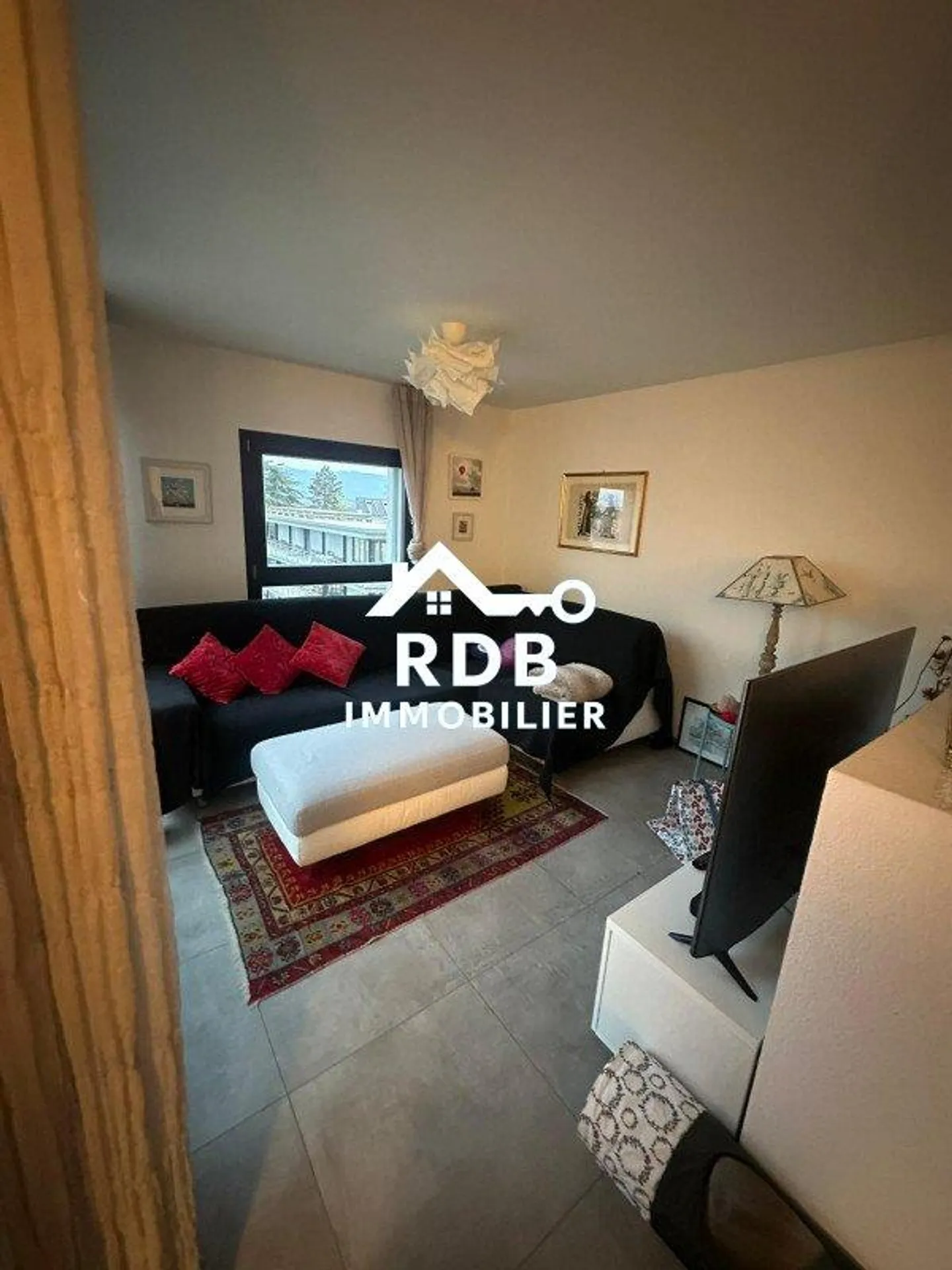 Appartement de 6 pièces au 3ème étage situé à Satigny 1242 - Photo 1 of 12