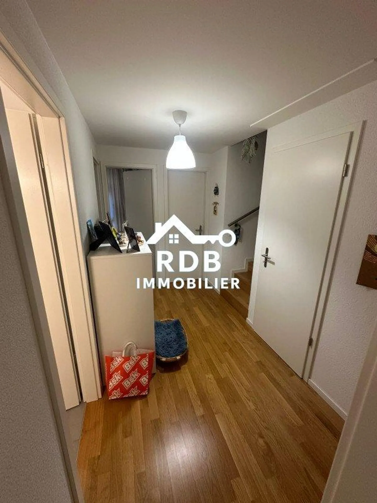 Appartement de 6 pièces au 3ème étage situé à Satigny 1242 - Photo 9 of 12