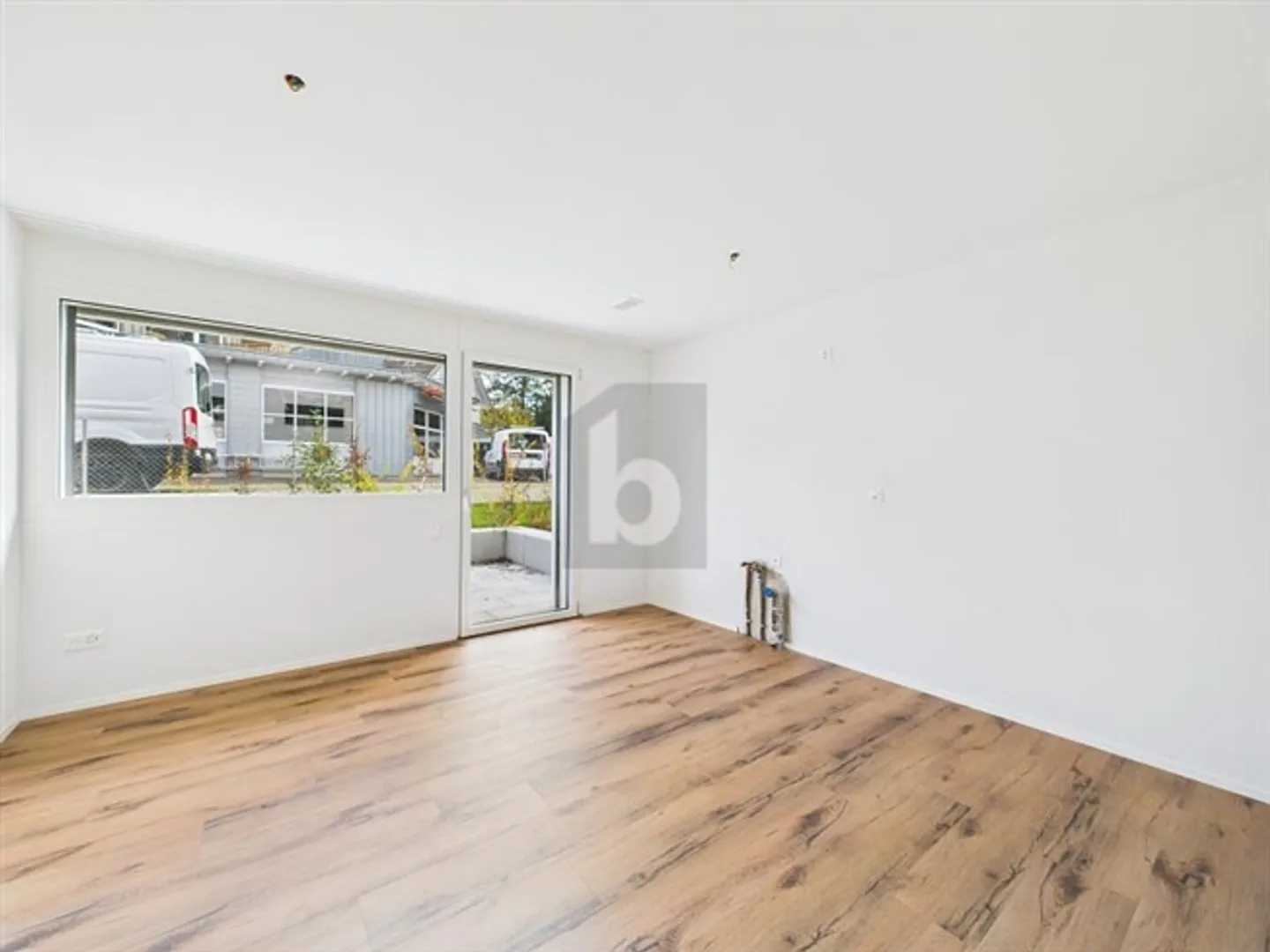 NUOVA COSTRUZIONE, LUMINOSA E MODERNA NEL CENTRO DEL VILLAGGIO - Foto 5 di 6