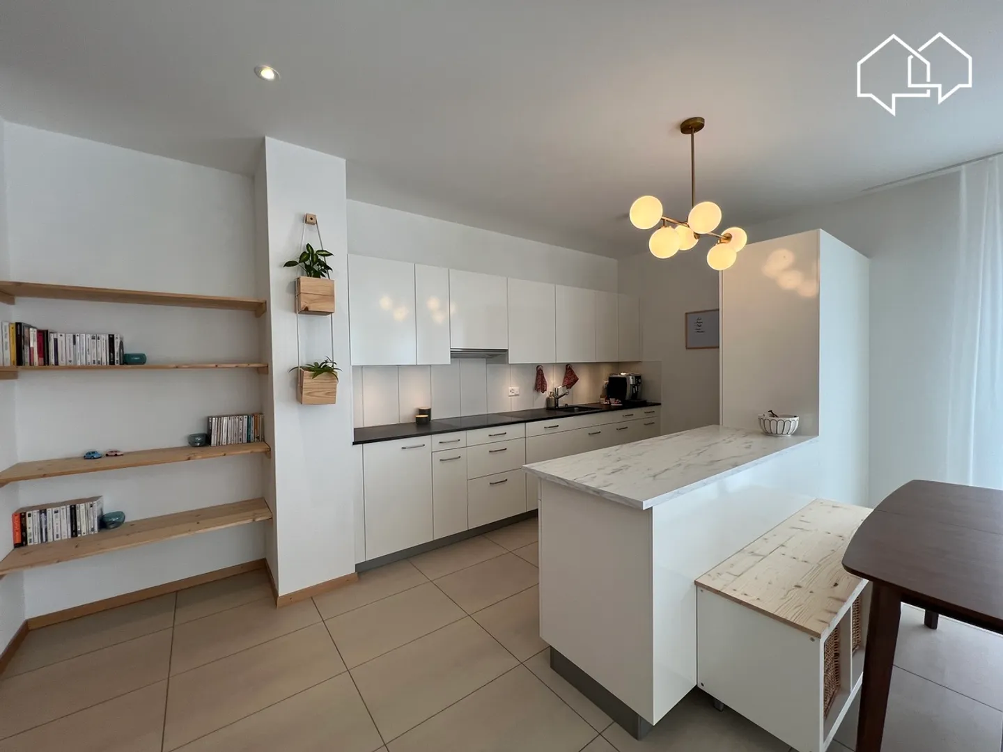 Appartement lumineux de 4.5pces au rez-de-chaussée - Photo 4 sur 18