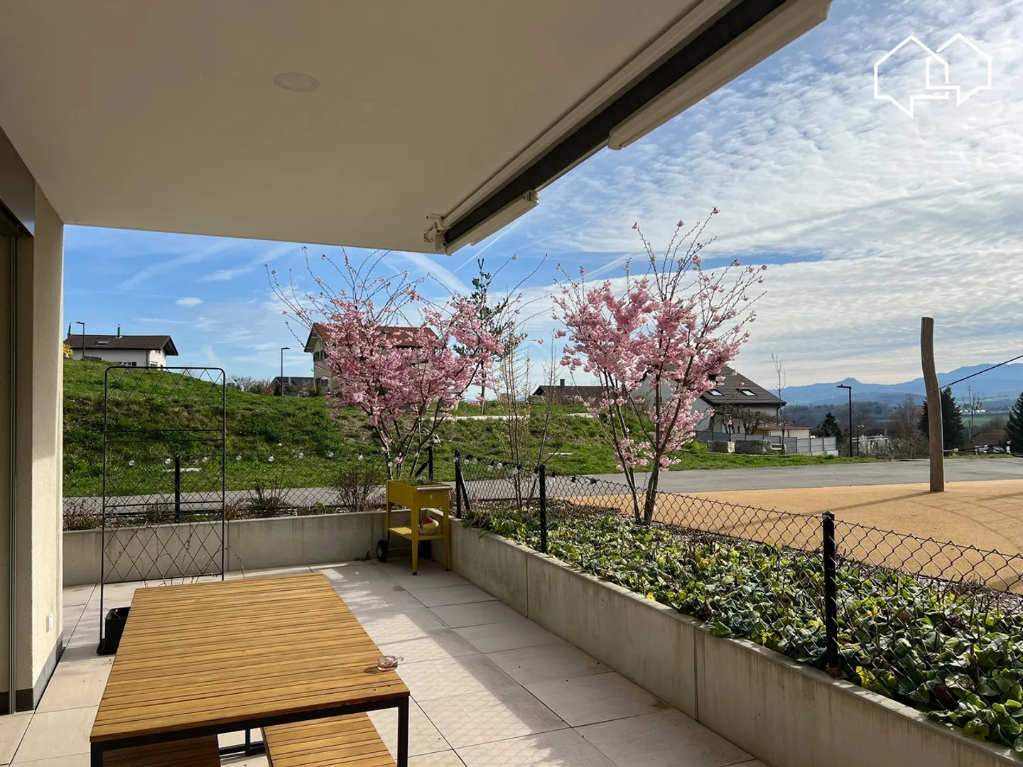 Appartement lumineux de 4.5pces au rez-de-chaussée - Photo 3 sur 18