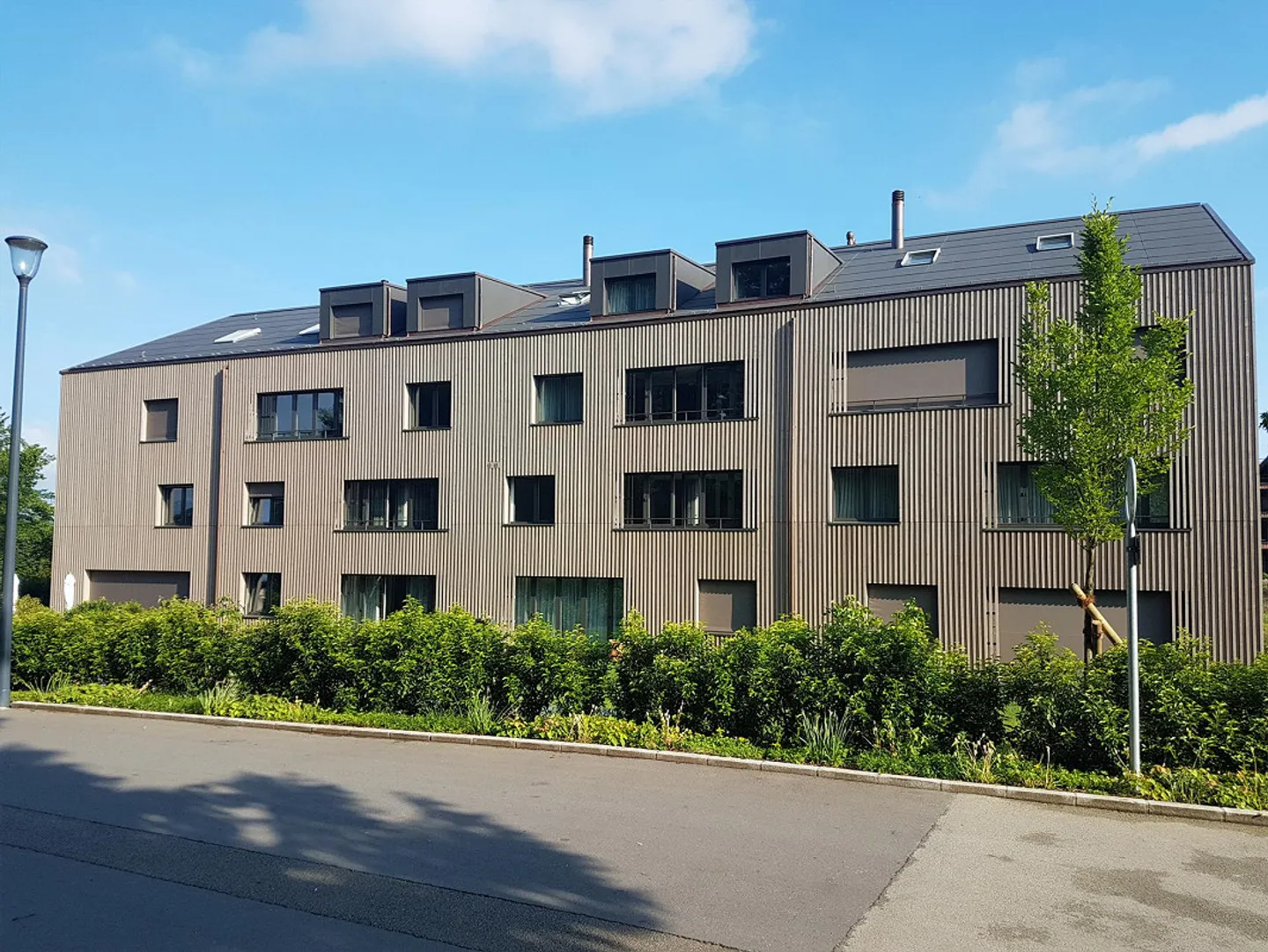 Moderno attico vicino al lago - Foto 1 di 5