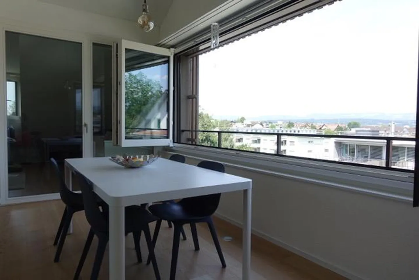 Moderno attico vicino al lago - Foto 2 di 5