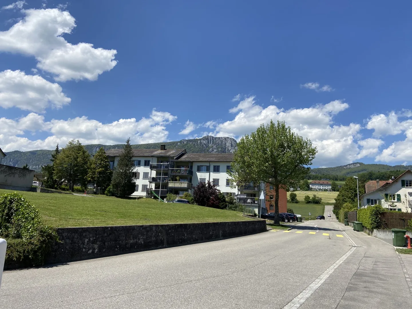 Bright apartment with large balcony - Photo 2 of 7