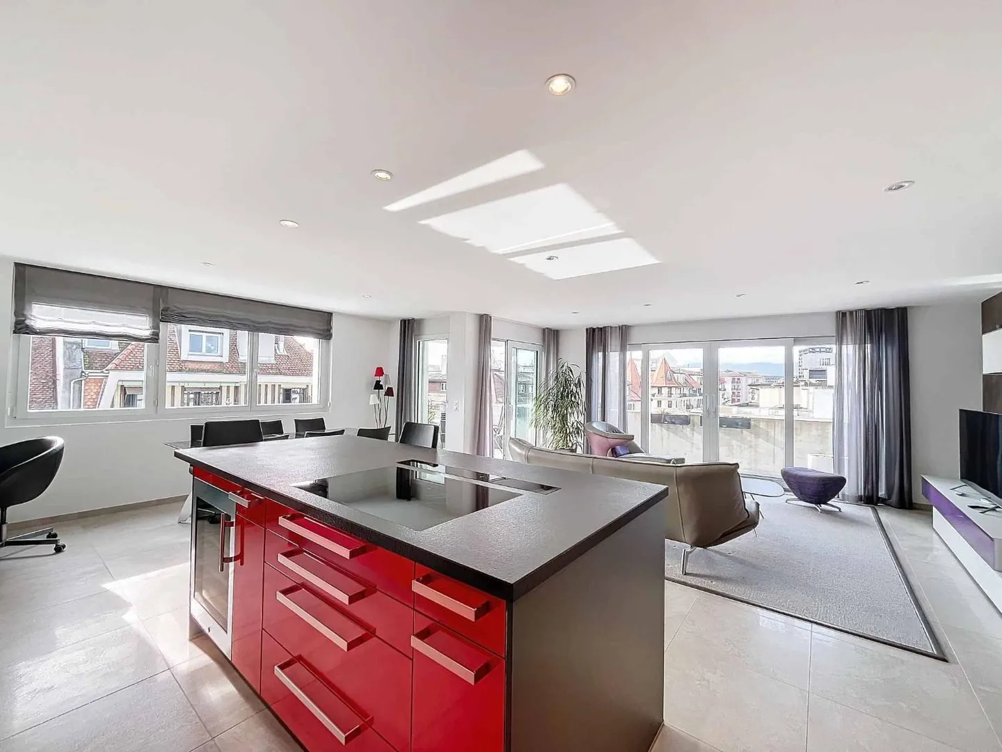 Appartement moderne avec balcon - Photo 3 sur 8