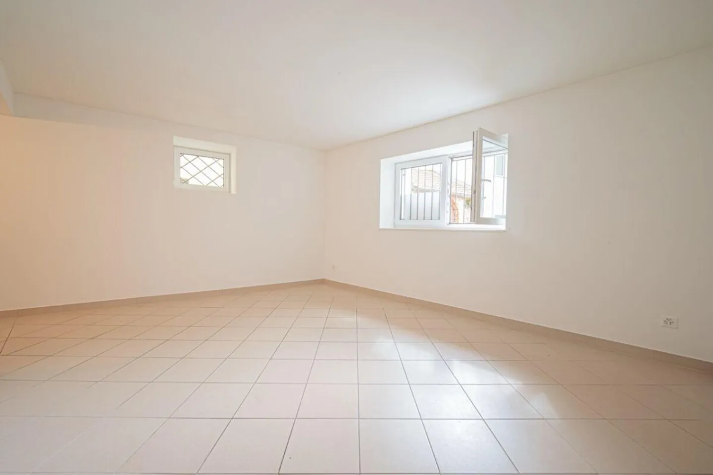 Belle maison de noyau avec parking - Photo 3 sur 7