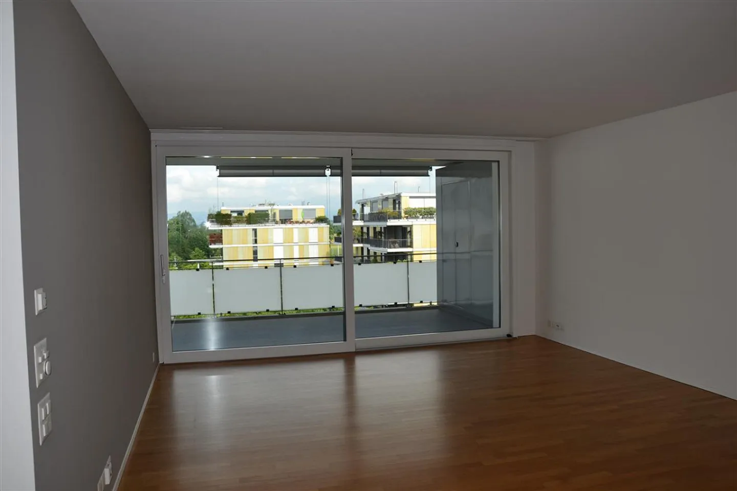 Apartment for rent - Photo 3 of 9