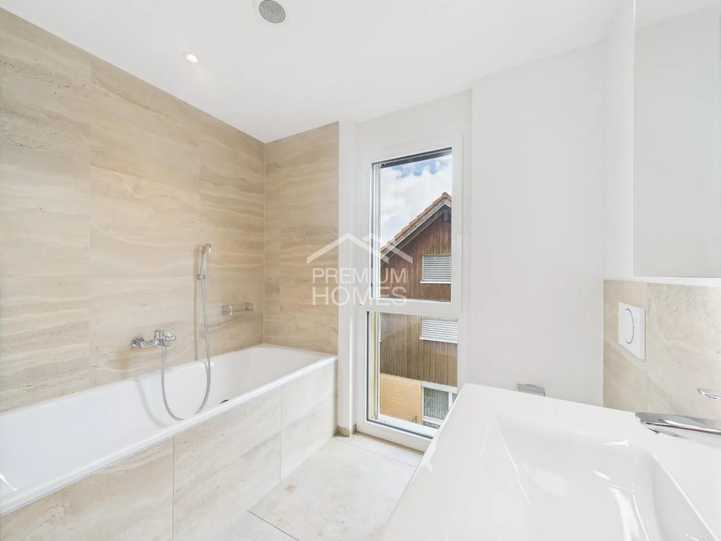 Duplex for sale - Photo 4 of 5