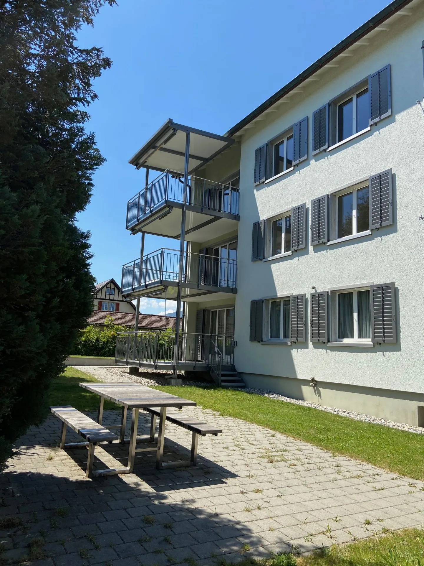Bright apartment with large balcony - Photo 3 of 7