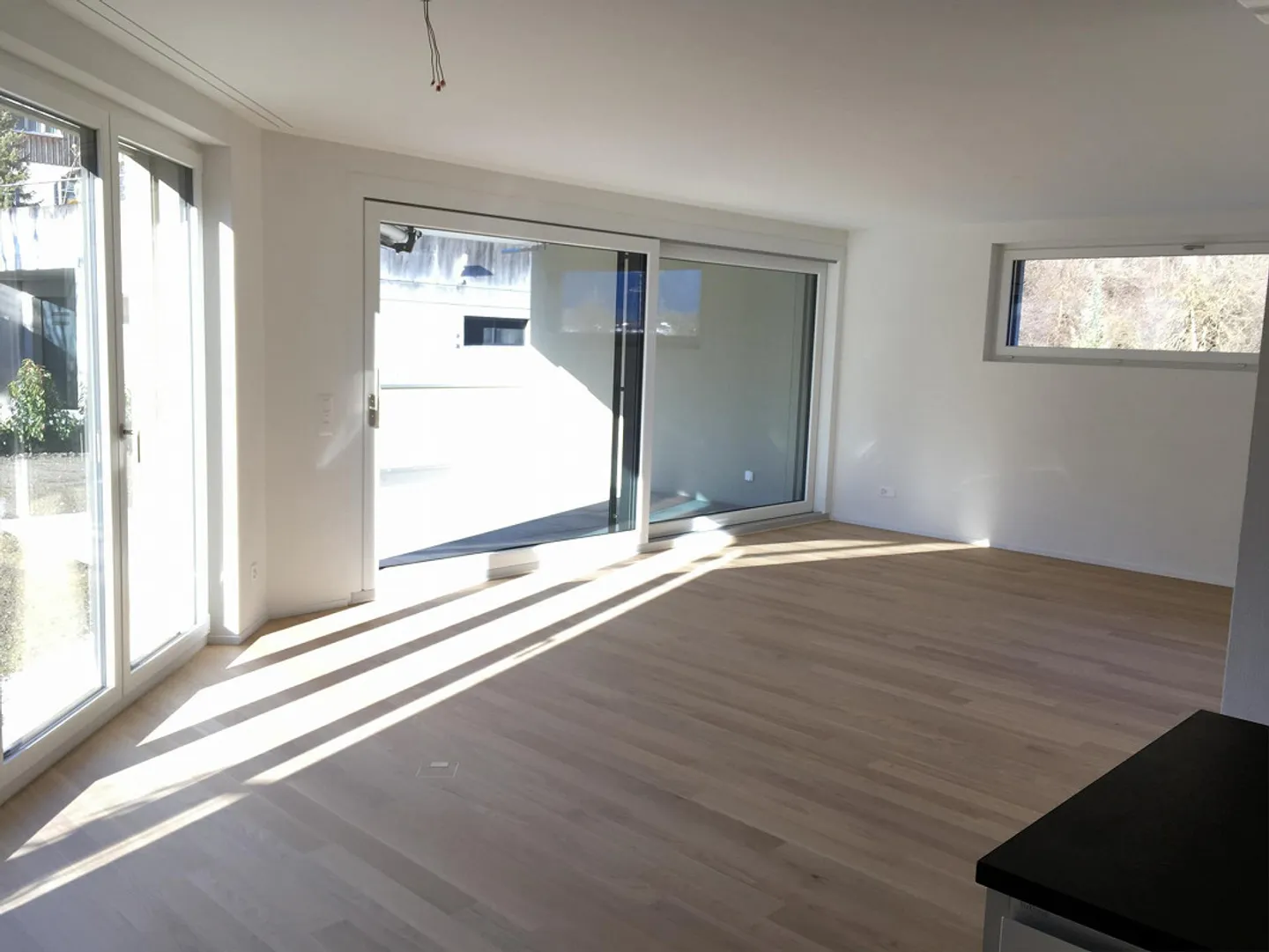 Modern 4.5-Room Garden Apartment - Photo 2 of 10