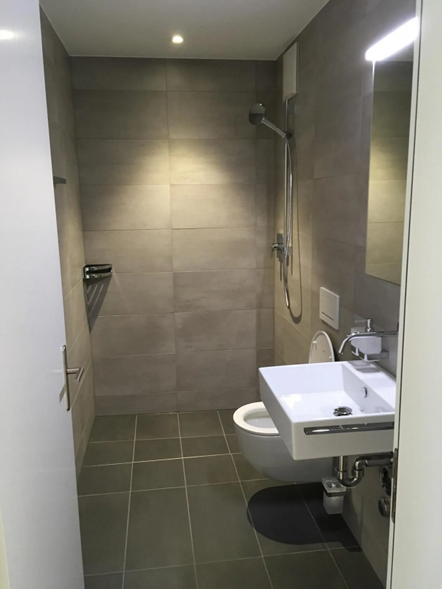 Modern 4.5-Room Garden Apartment - Photo 6 of 10