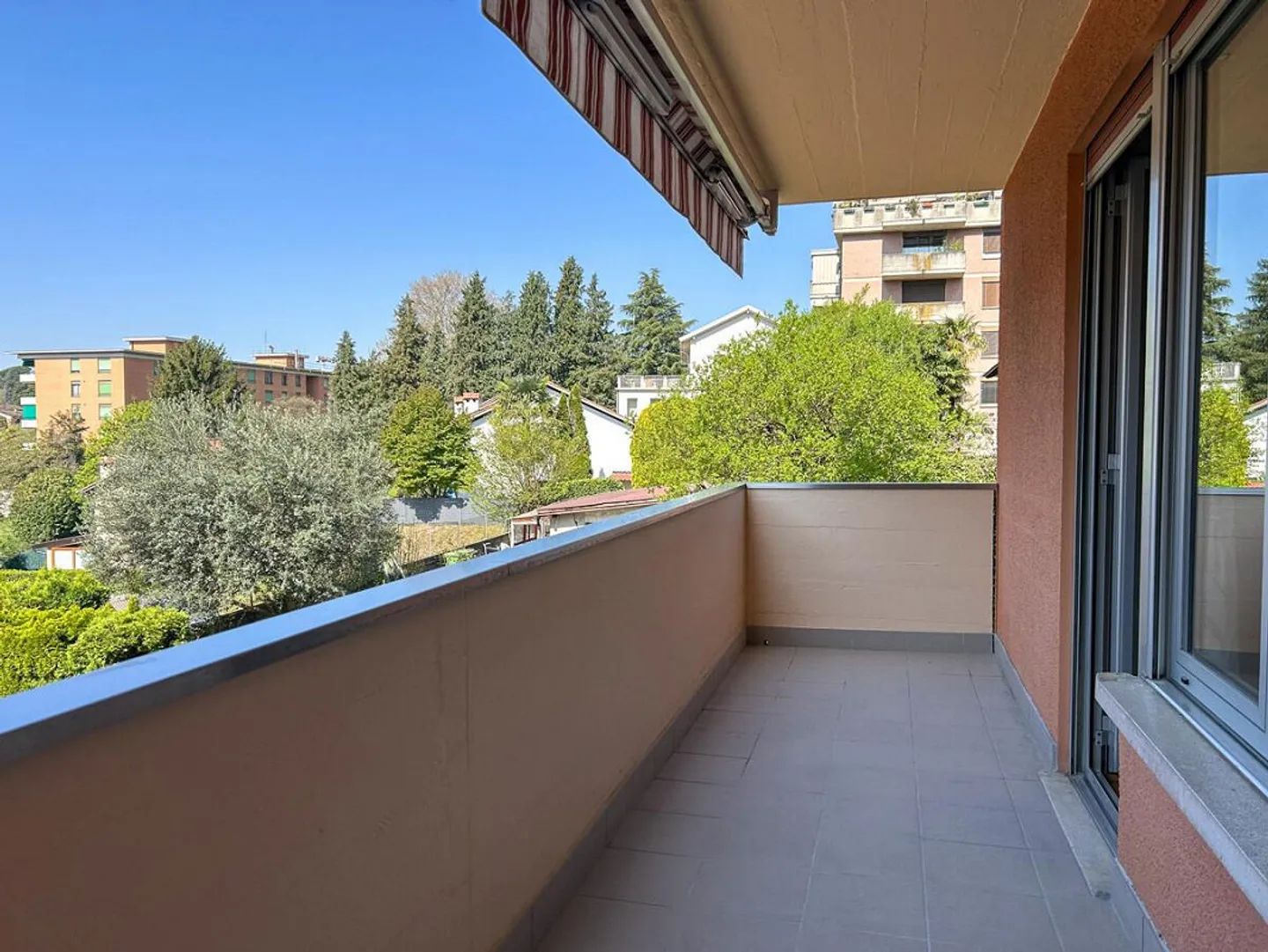 BALERNA – 3.5 PIÈCES : VERSATILITÉ, PRATICITÉ ET CONFORT DANS UNE UNIQUE... - Photo 2 sur 7