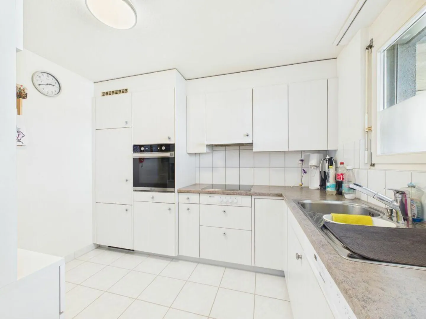 Appartement spacieux à Niederuzwil - Photo 2 sur 7