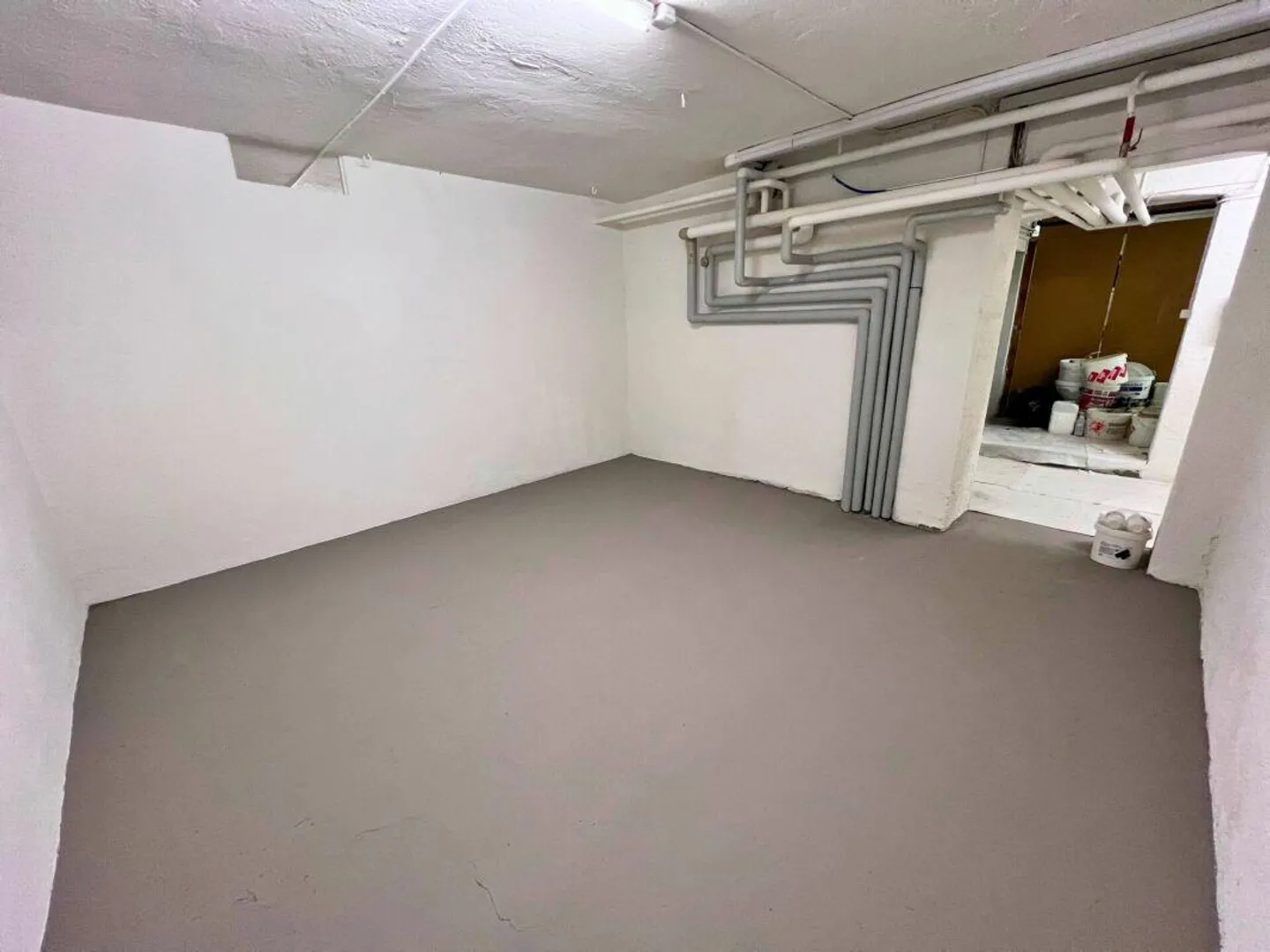 Espaces pour des fins d'archive ou de stockage dans le centre-ville de 15 à 50 m² - Photo 1 sur 3