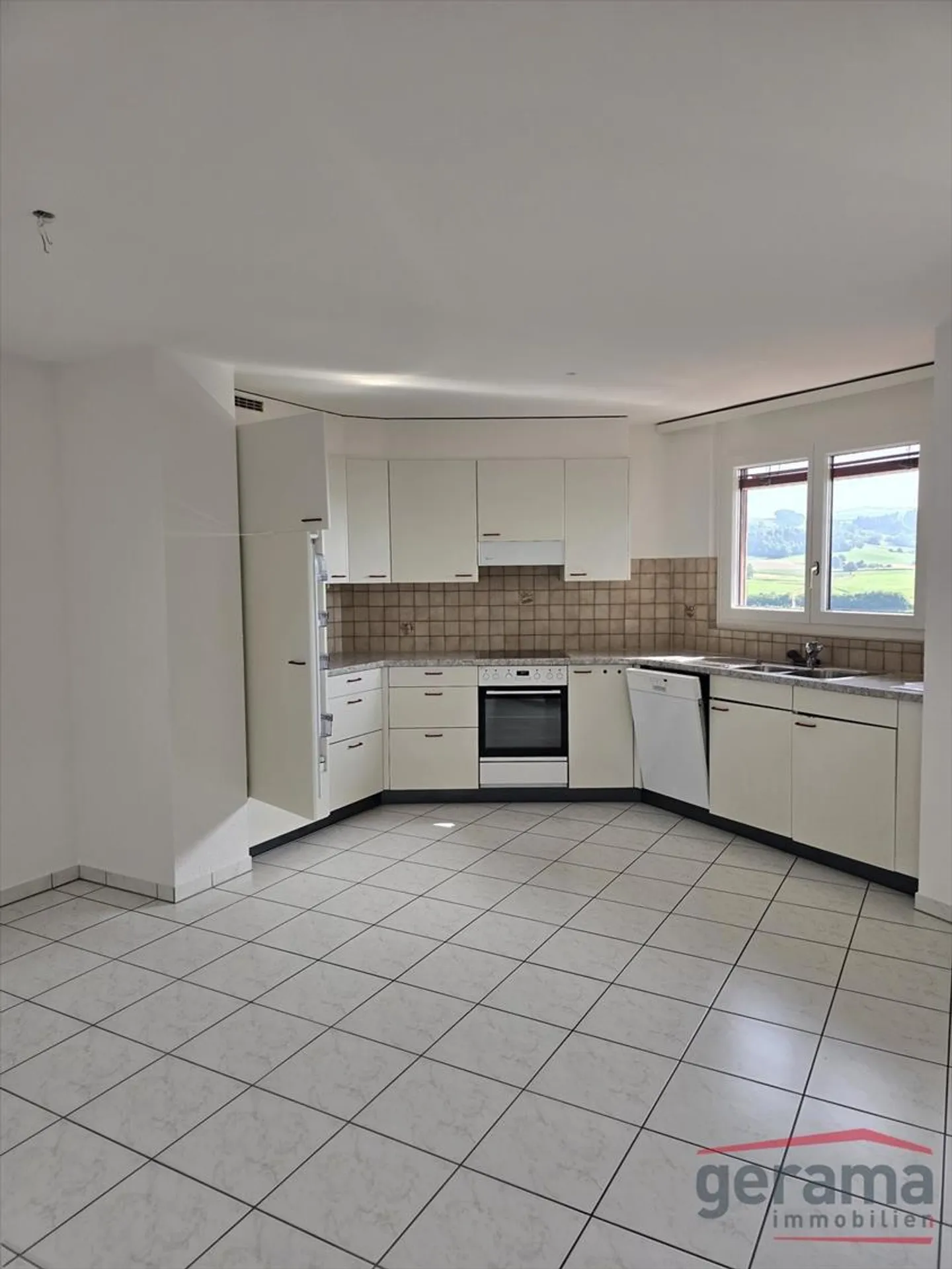 Beautiful 4.5 Room Apartment in Alterswil - Photo 1 of 10