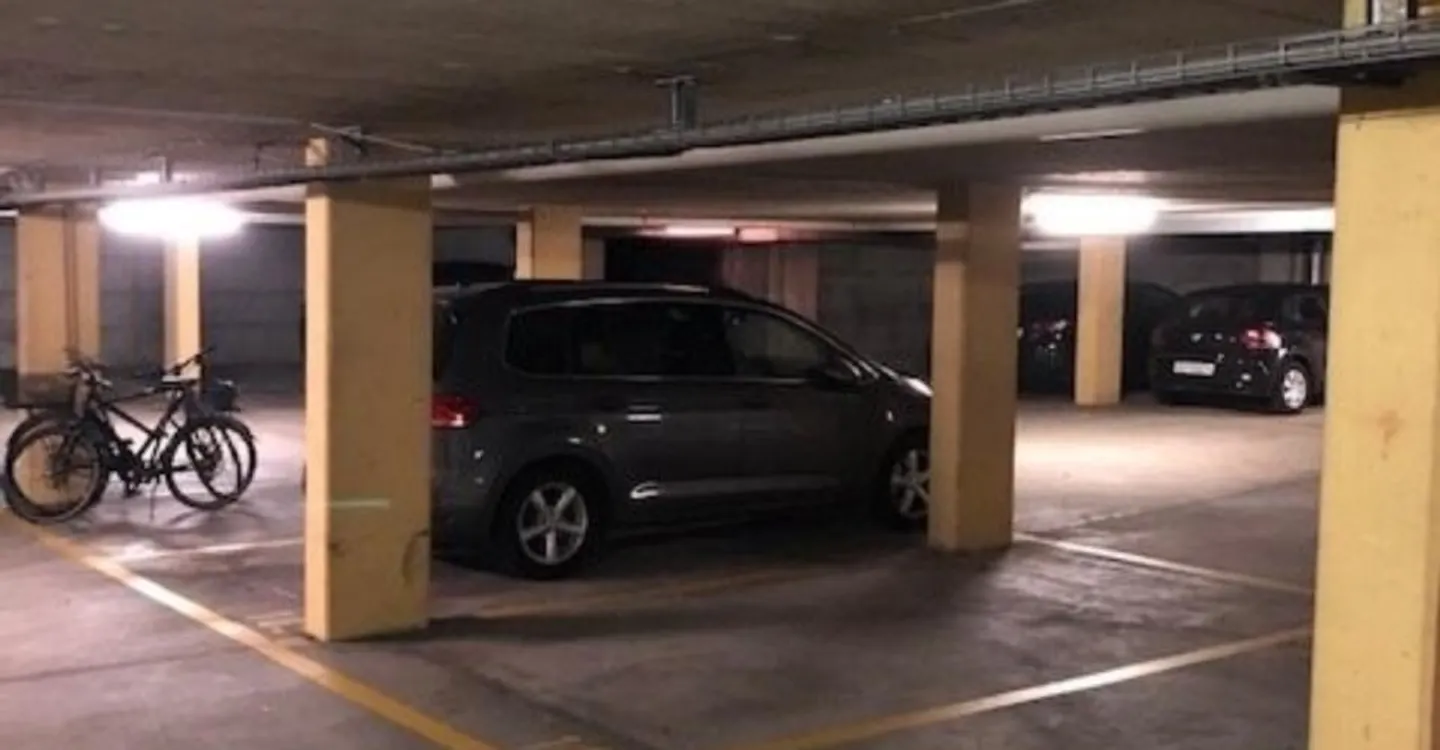 Louer un parking souterrain à Zurich-Affoltern - Photo 2 sur 2