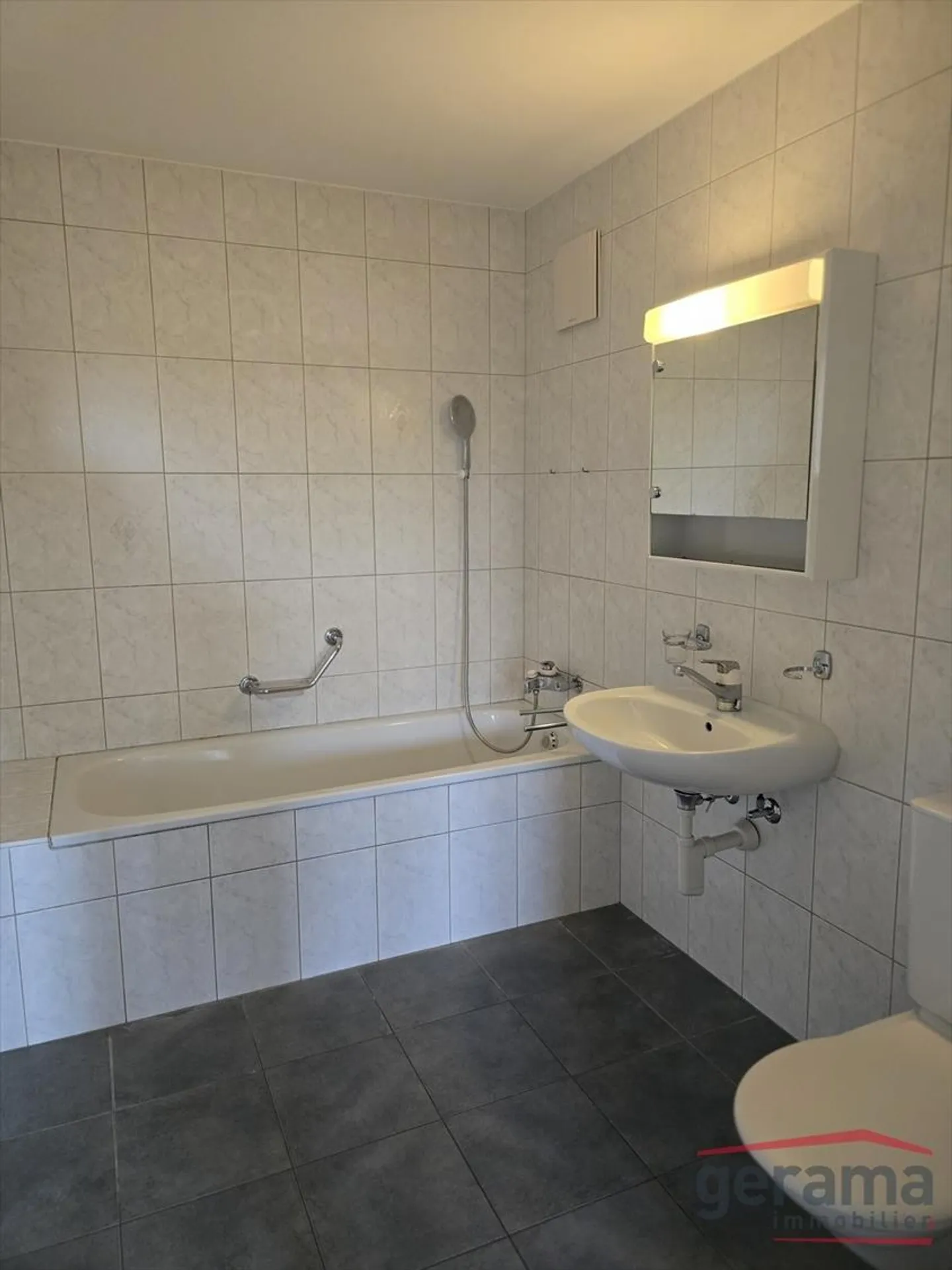 Beautiful 4.5 Room Apartment in Alterswil - Photo 5 of 10