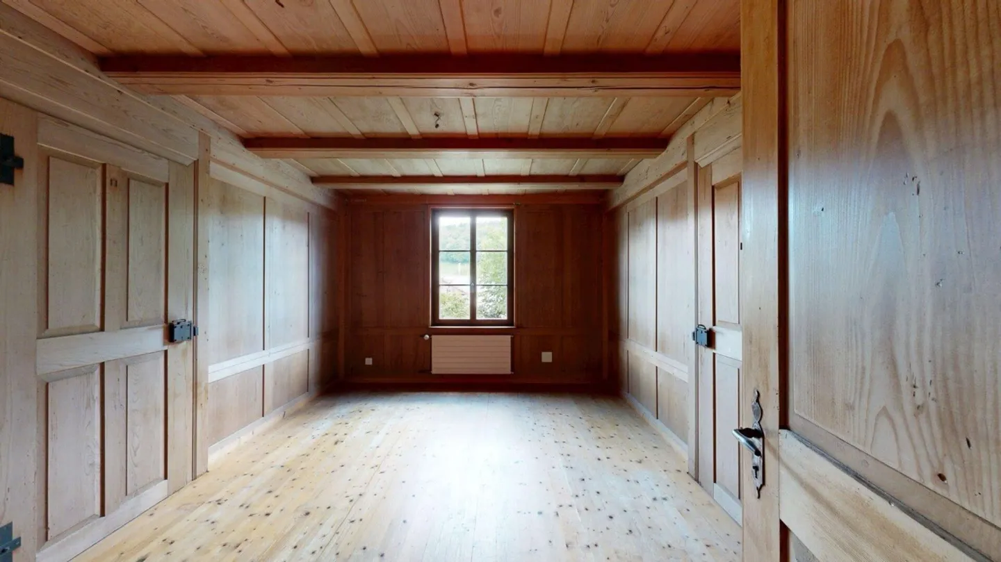 Large 8.5 Room Farmhouse Apartment in Seeberg - Photo 10 of 12