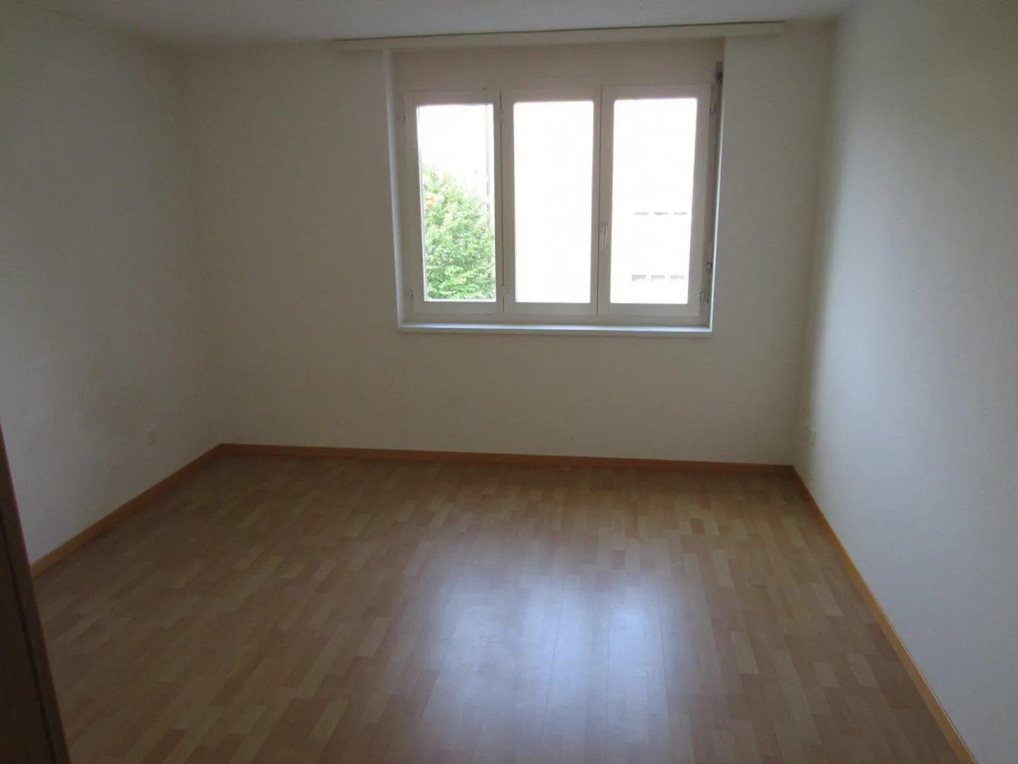 Sonnige 2-Zimmer-Wohnung mit Balkon - Foto 2 von 7