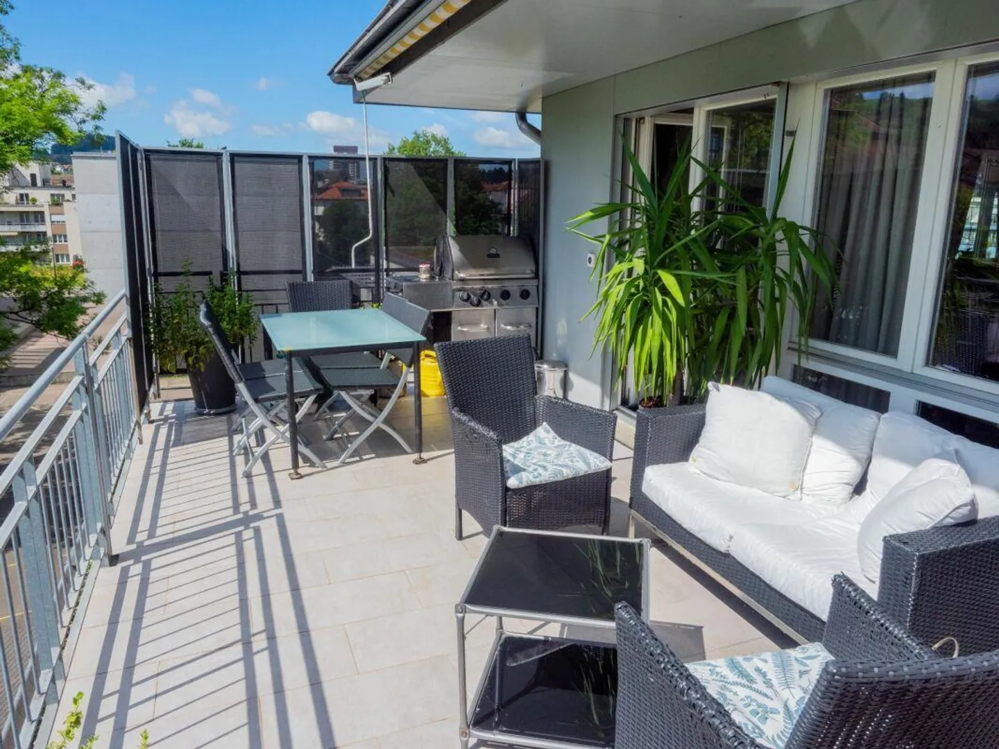 Maisonette spaziosa di 5,5 stanze con due terrazze soleggiate - Foto 2 di 16