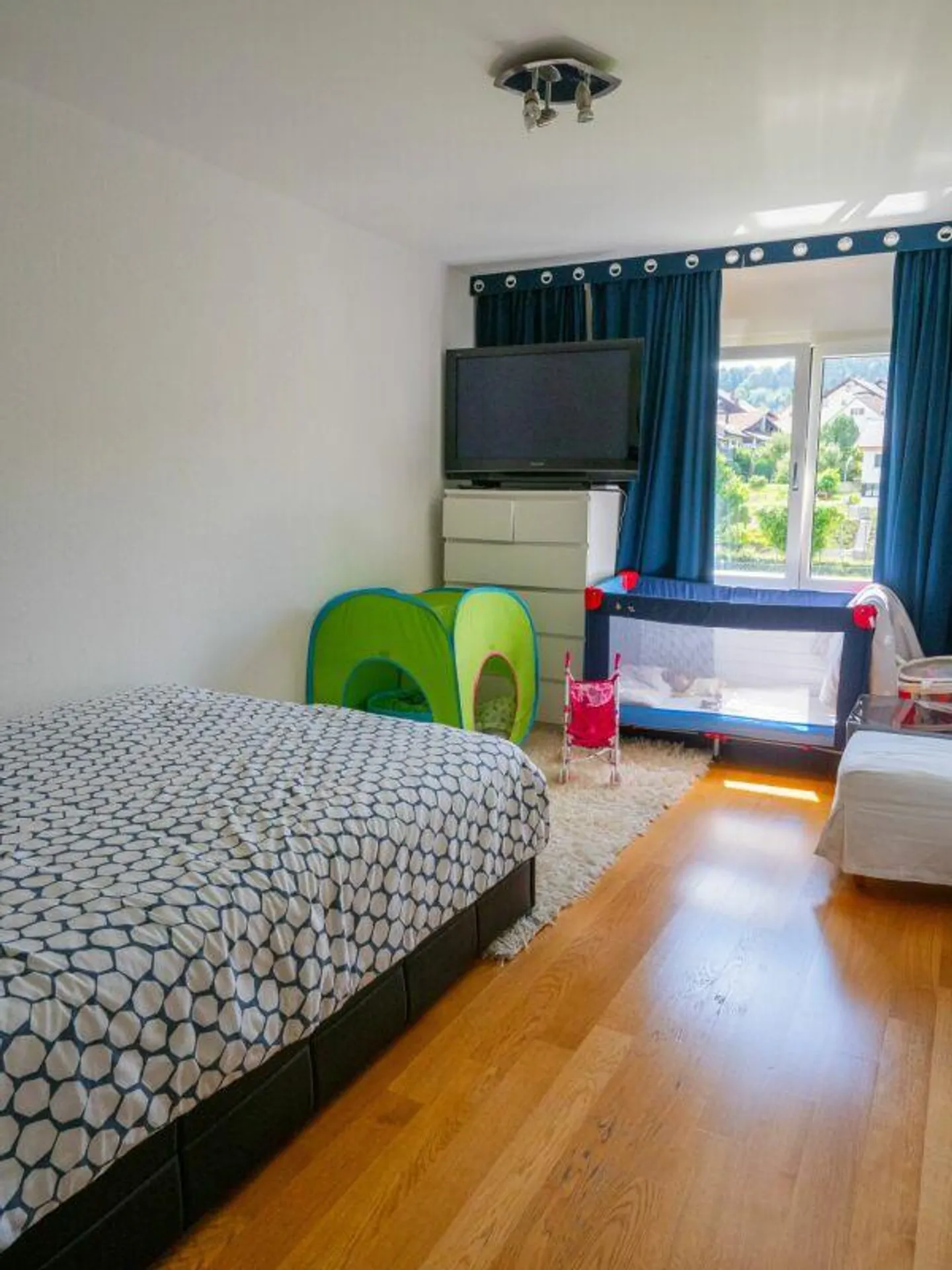 Maisonette spaziosa di 5,5 stanze con due terrazze soleggiate - Foto 11 di 16