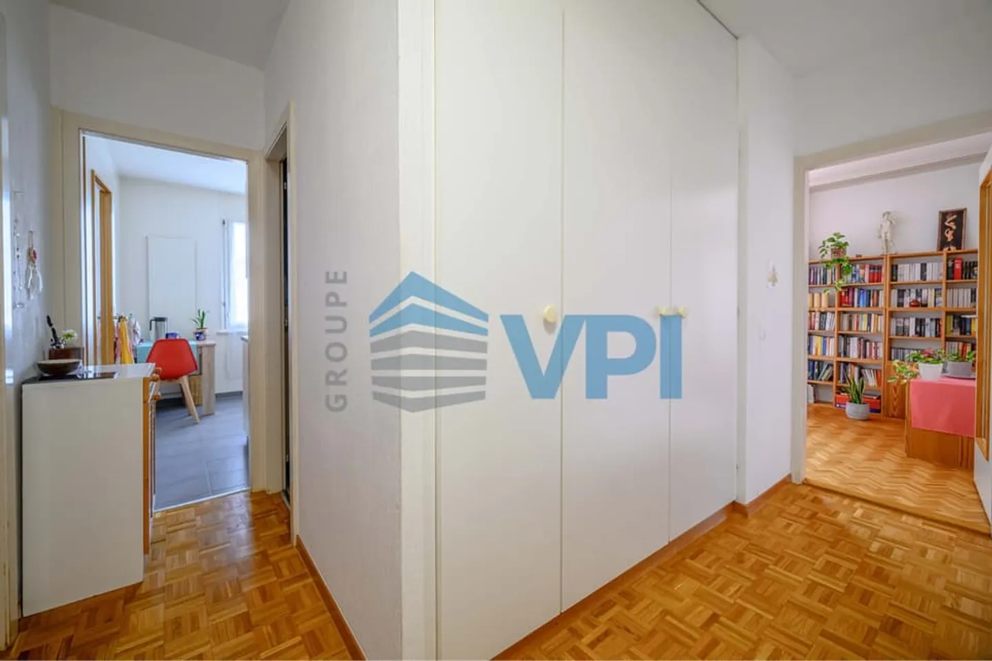 Appartement de 2.5 pièces avec cuisine fermée - Photo 6 sur 8