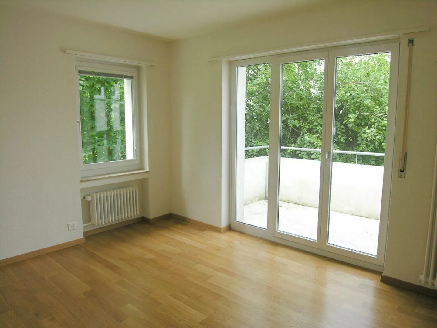 Spacious 4-room apartment in a central location - Photo 4 of 10