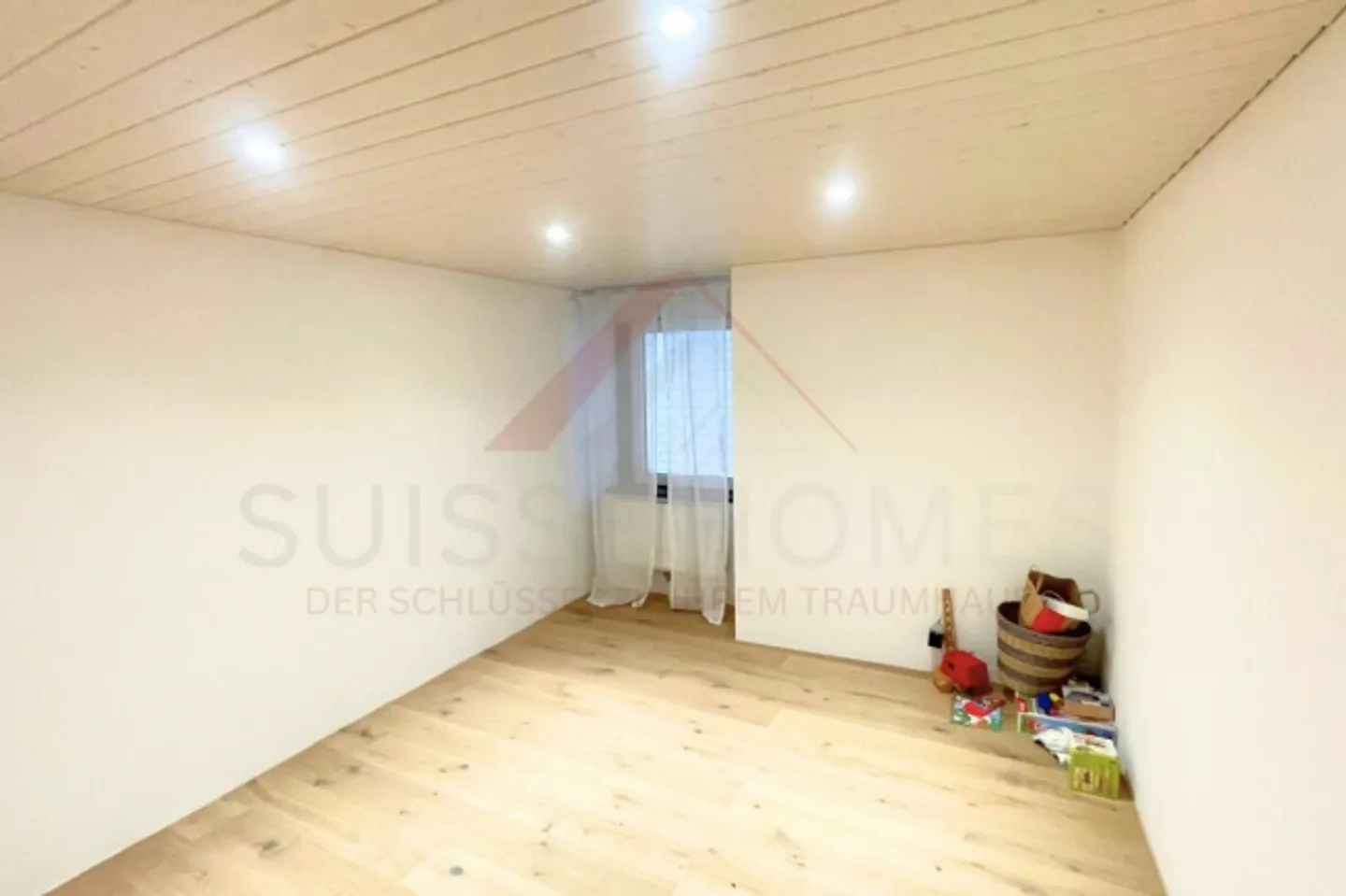 Ampia casa per due generazioni a Grenchen - 14,5 stanze, grande terreno e potenziale versatile - Foto 14 di 20