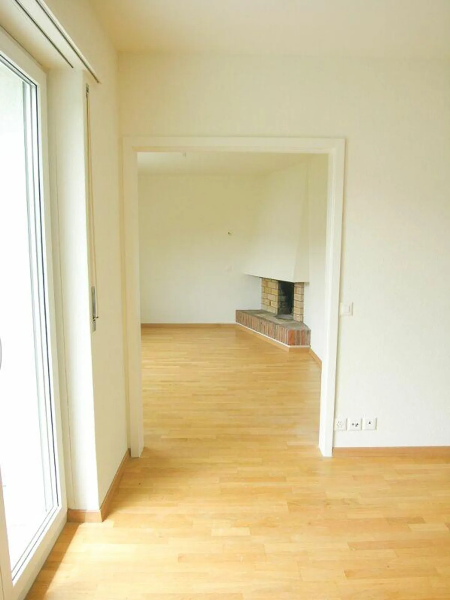 Spacious 4-room apartment in a central location - Photo 1 of 10