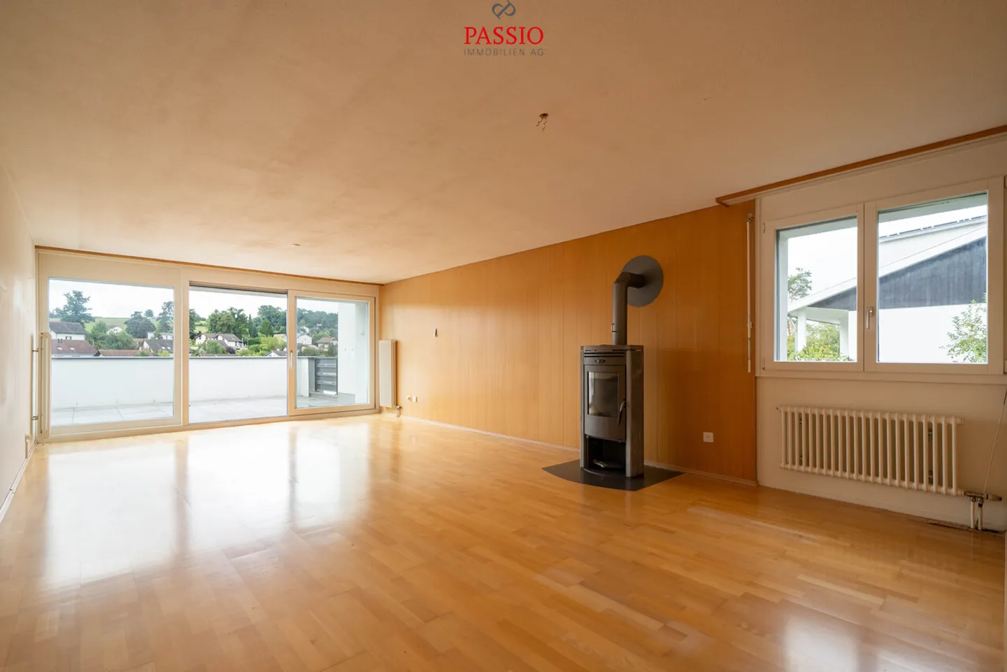 Ampio appartamento con terrazza di 5,5 locali con vista magnifica - Foto 2 di 26