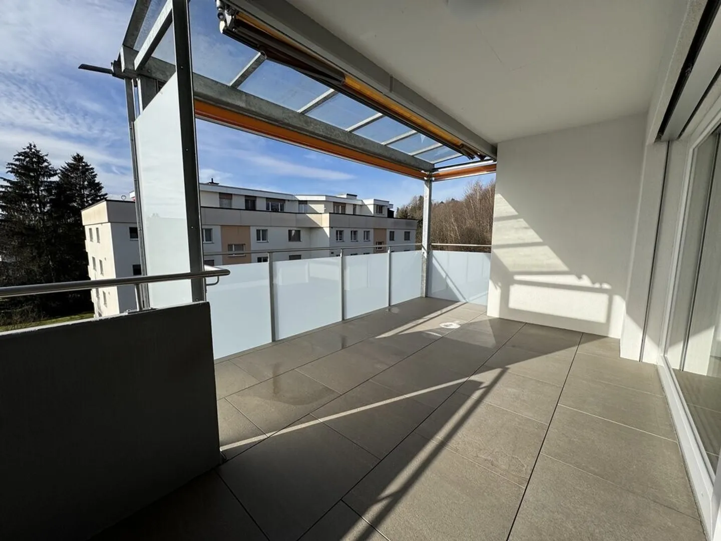 Modernes 4.5-Zimmer-Apartment - Foto 10 von 12