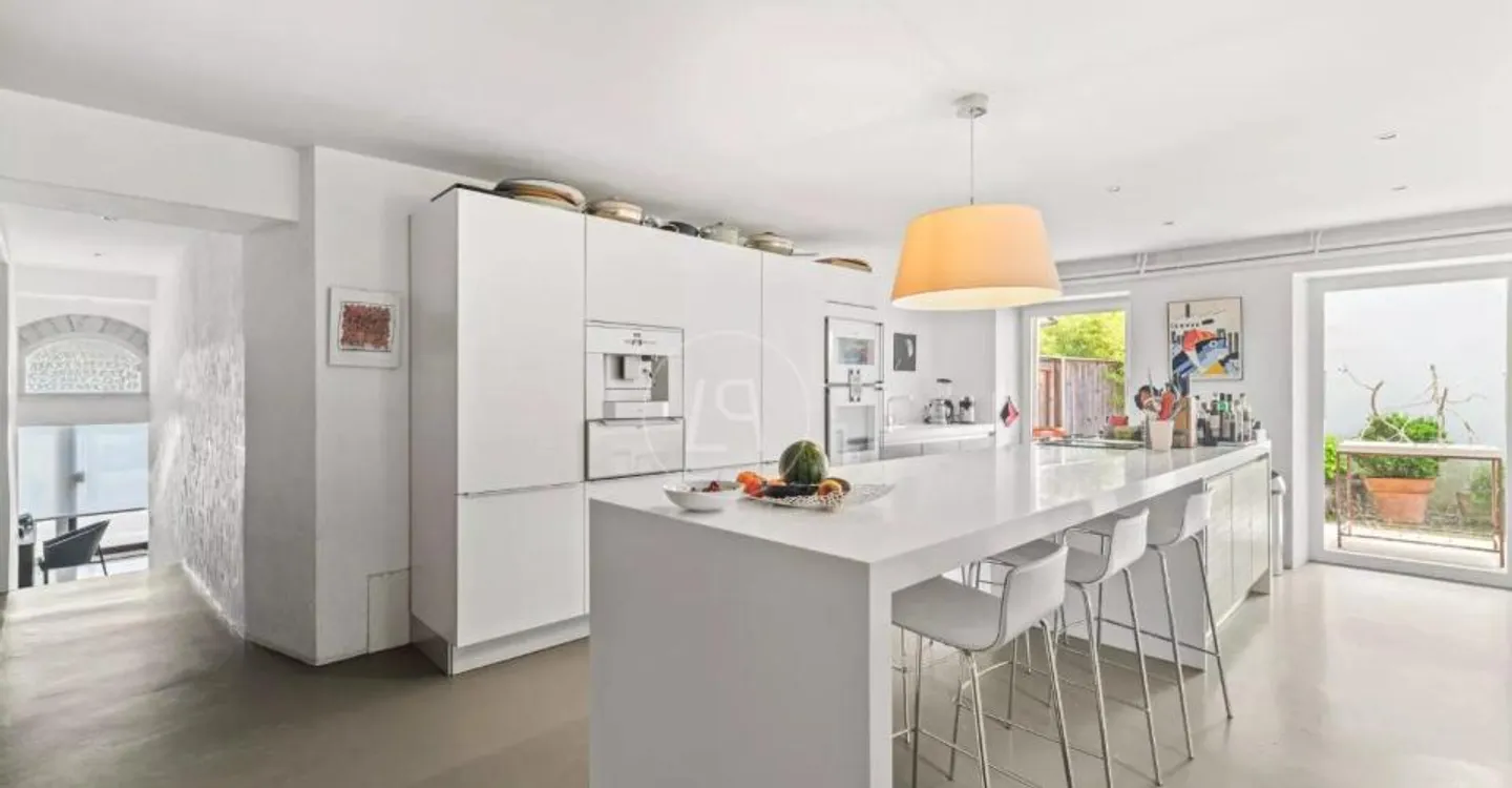 Very beautiful character house with swimming pool in the heart of the village, Genolier - Photo 4 of 10