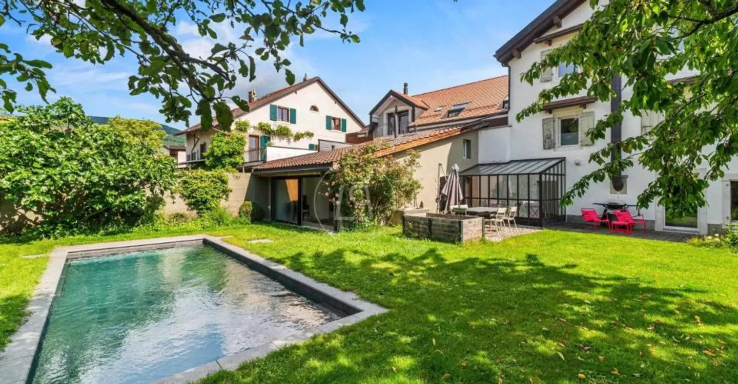 Very beautiful character house with swimming pool in the heart of the village, Genolier - Photo 7 of 10