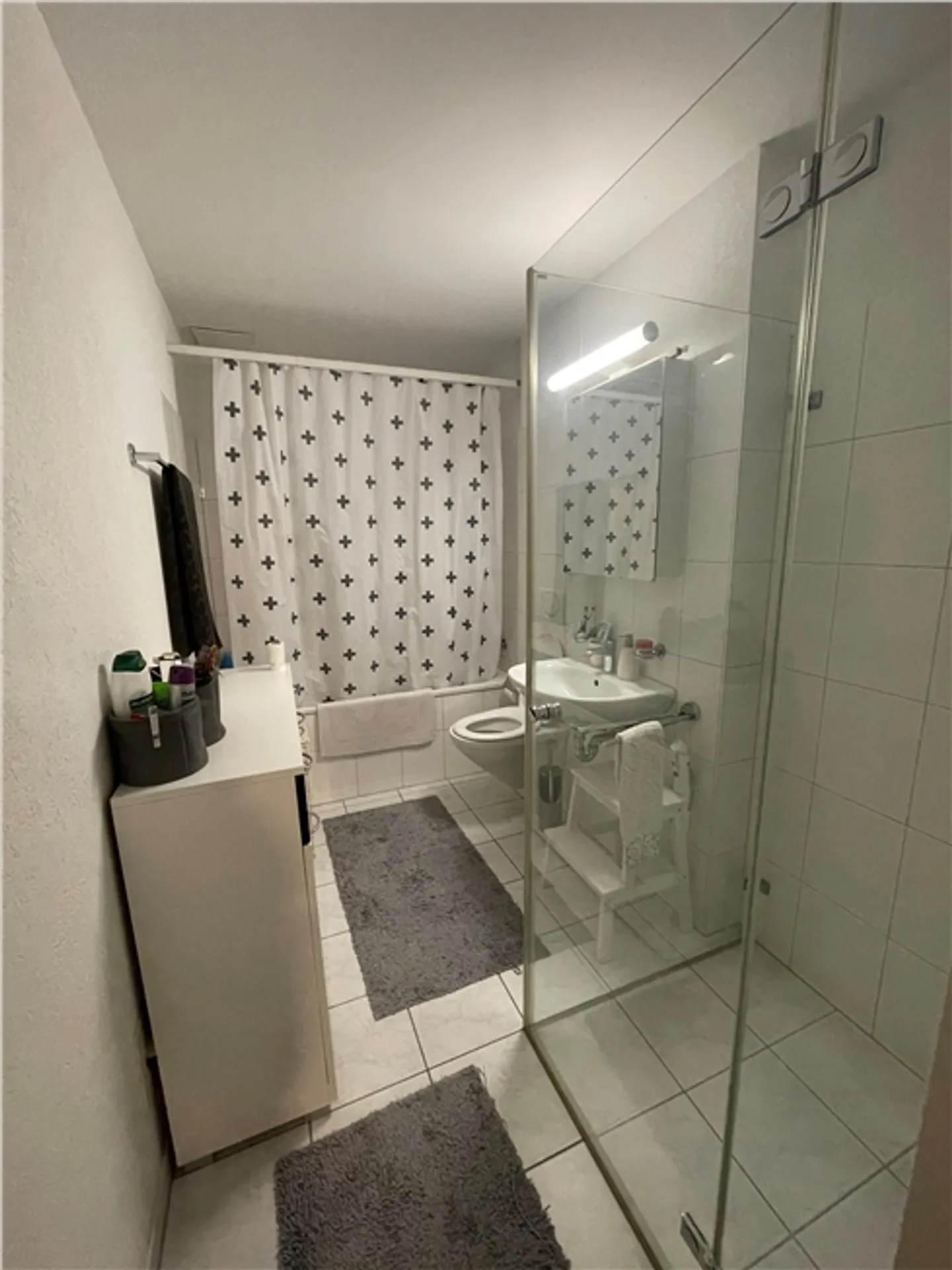 Modernes Apartment mit Balkon - Foto 4 von 8