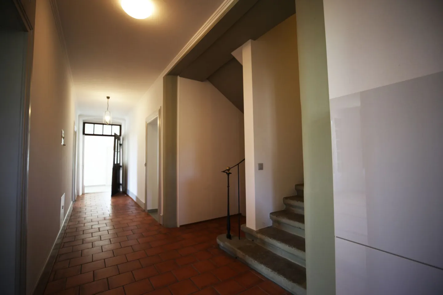 Appartement spacieux de 5 pièces dans une ancienne ferme - Photo 2 sur 27