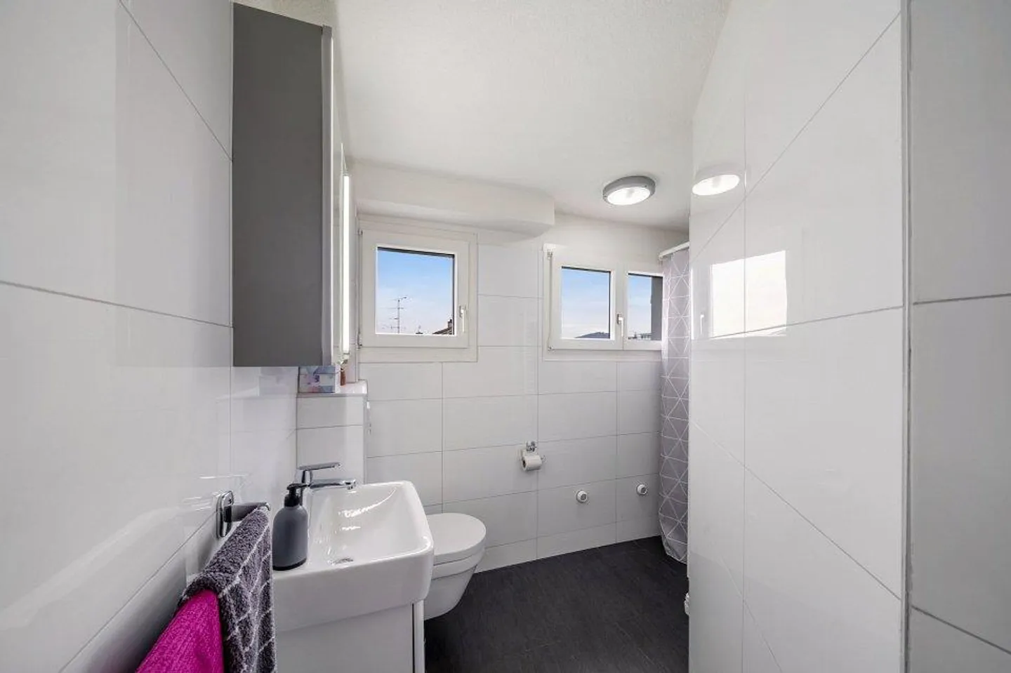 Multi-family house - Photo 7 of 10