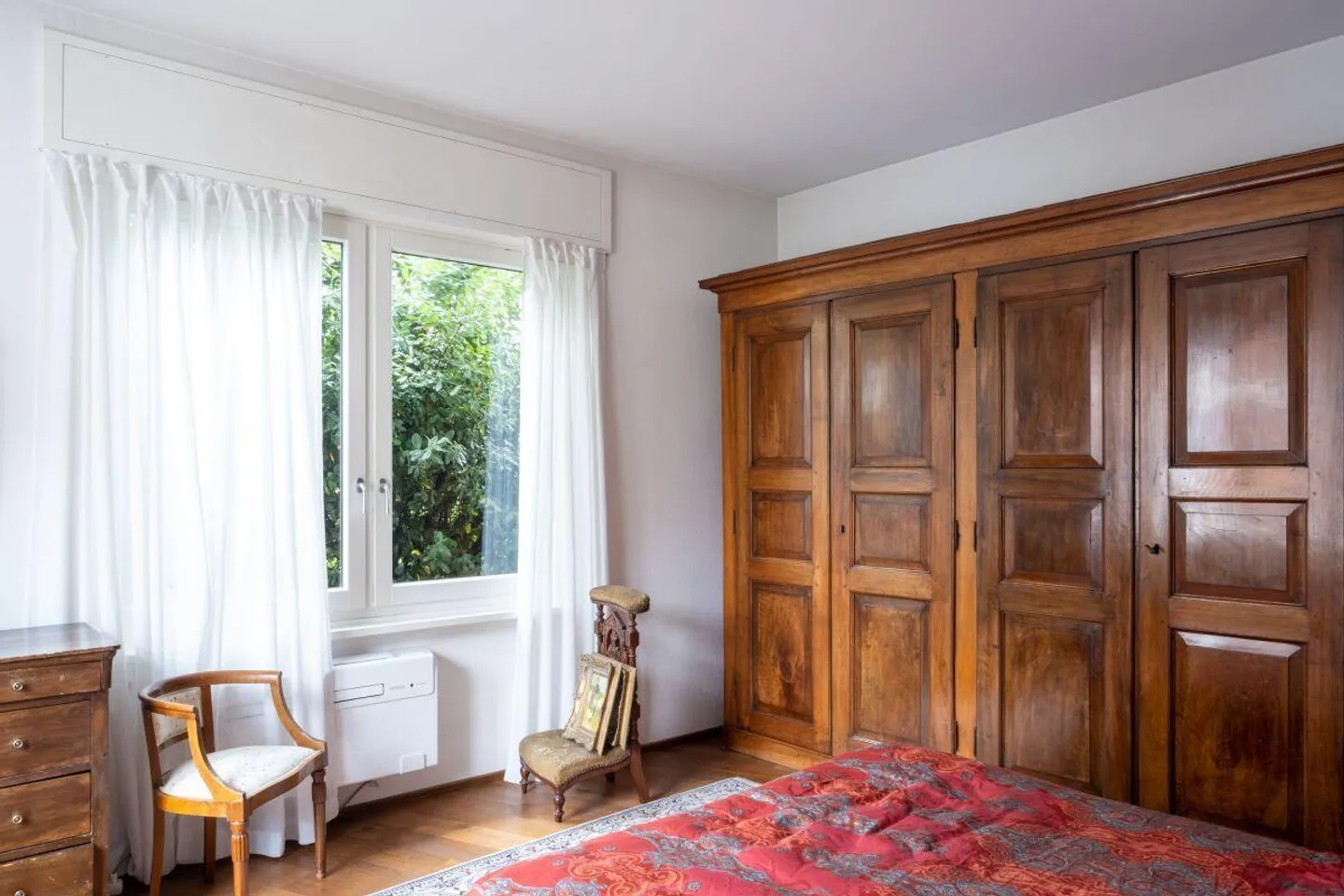 Prestigious historic residence with garden in the heart of the old village ... - Photo 10 of 12