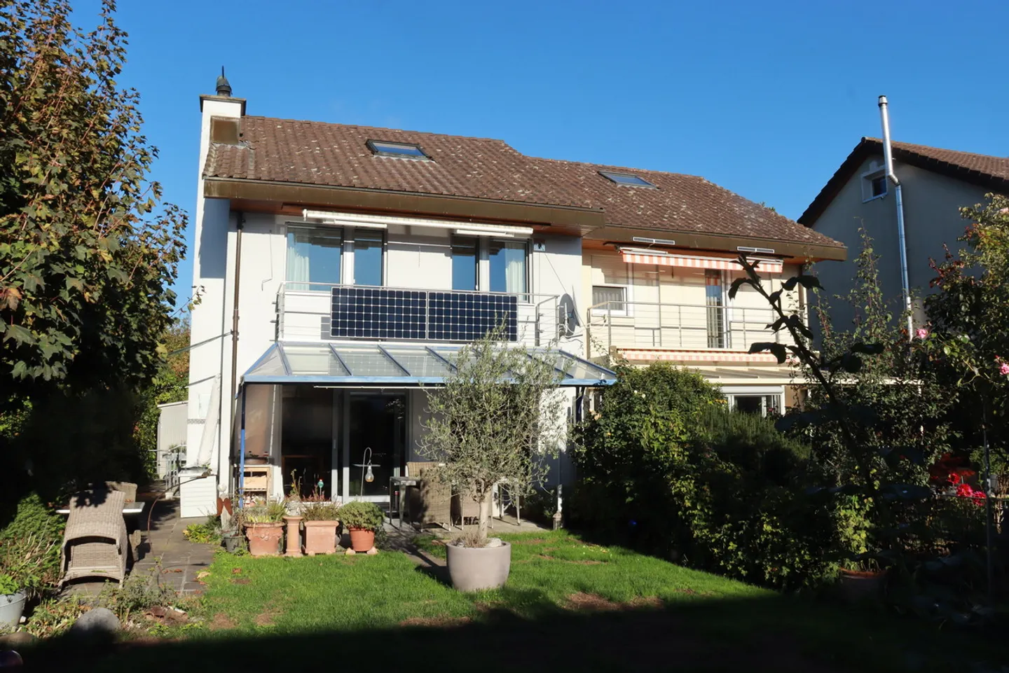 Incantevole Casa Duplex a Schönenbuch - Foto 1 di 16