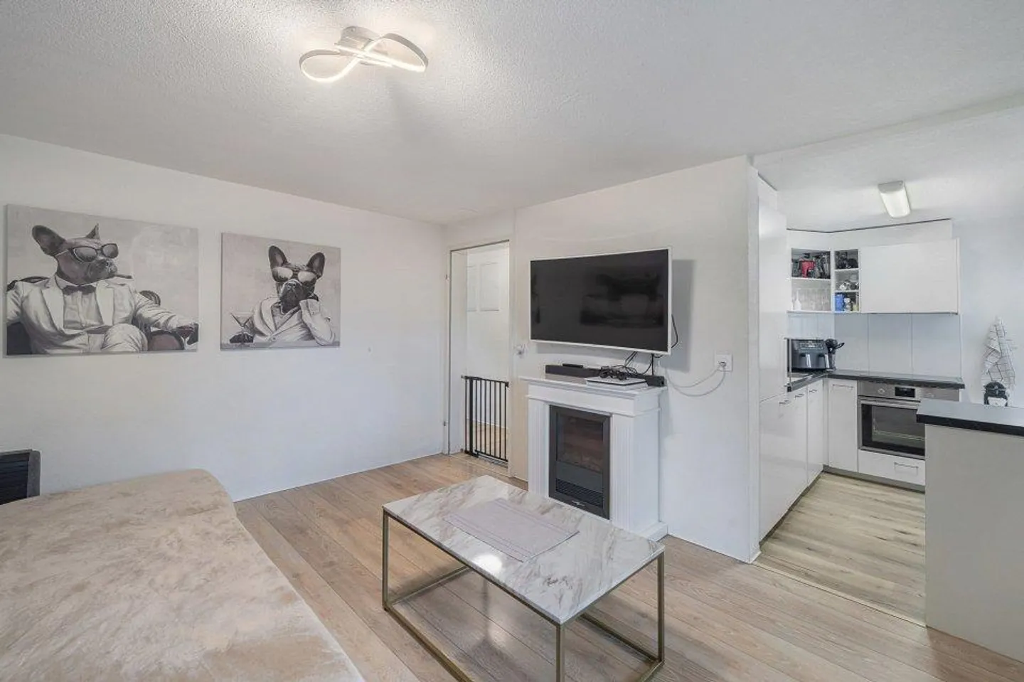 Multi-family house - Photo 5 of 10