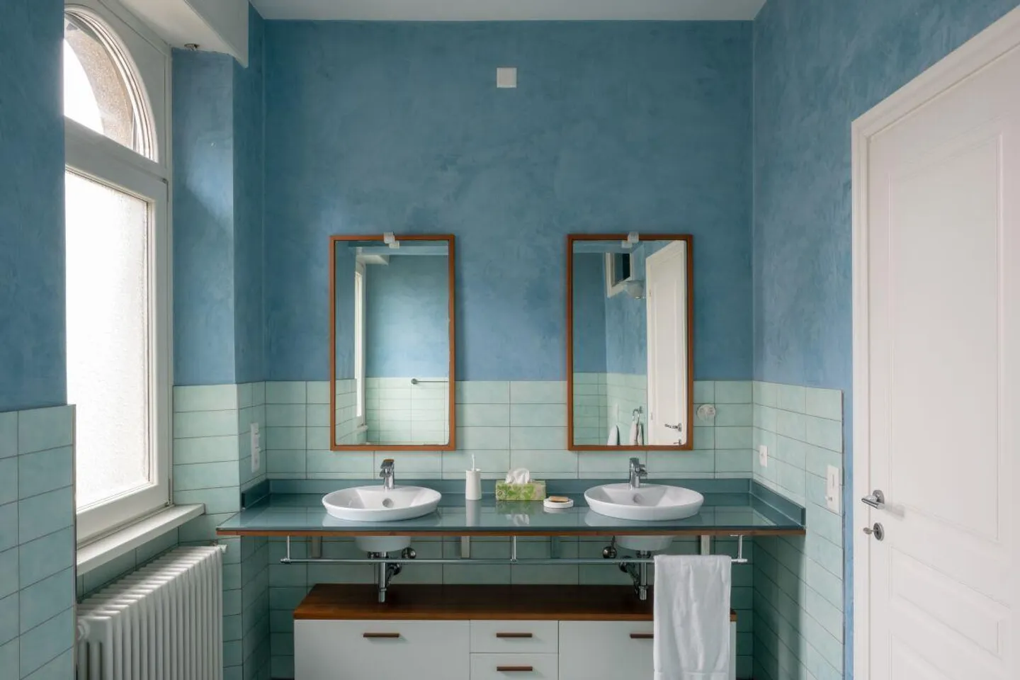 Prestigious historic residence with garden in the heart of the old village ... - Photo 11 of 12