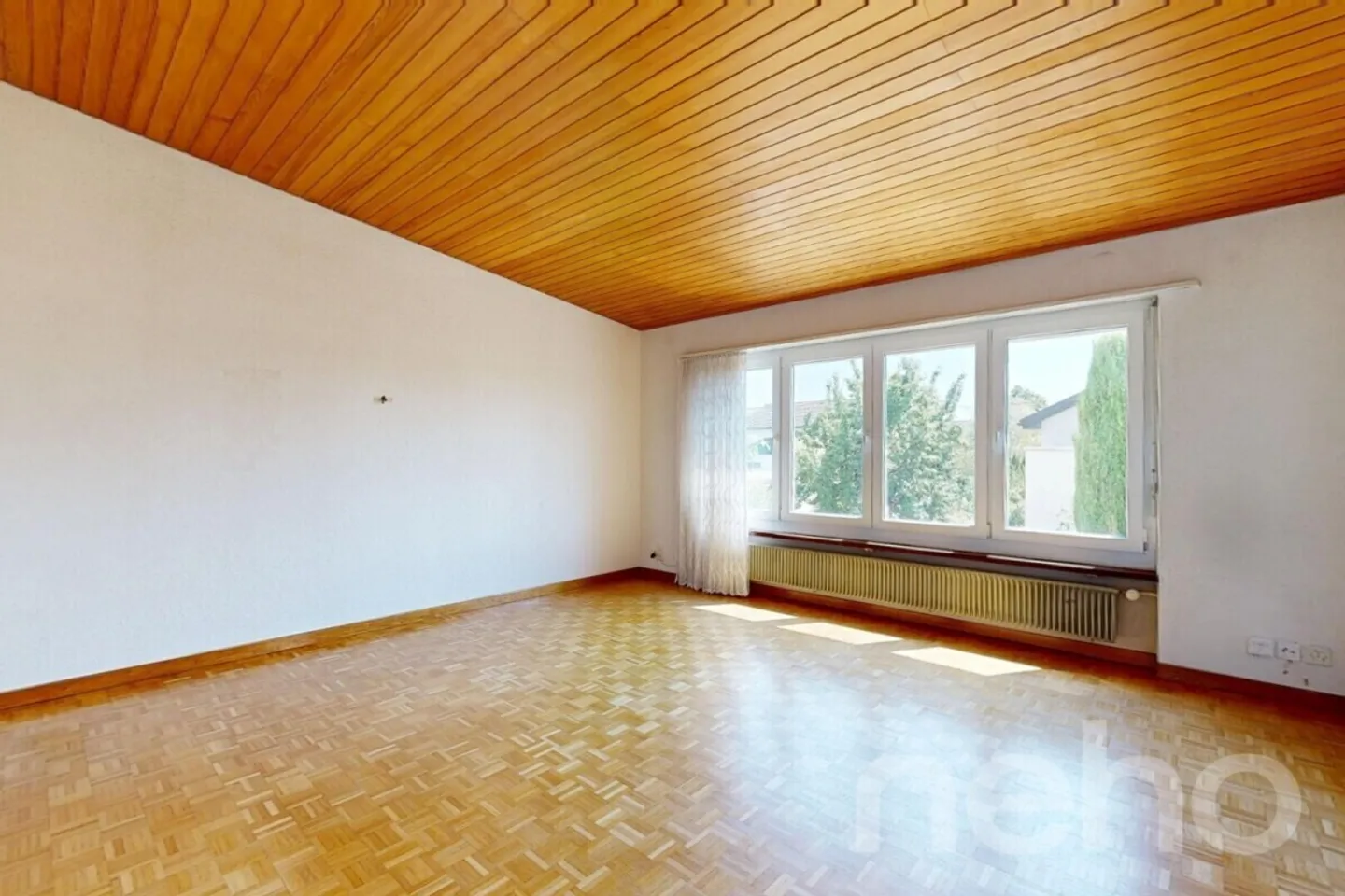 Grosszügiges Einfamilienhaus mit Garten - Foto 8 von 12