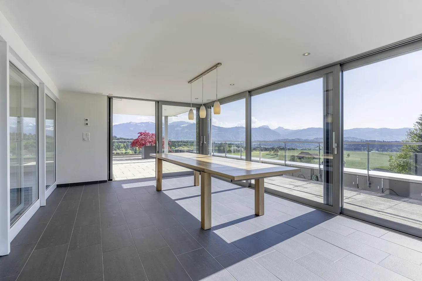 Stylish penthouse apartment with panorama & privacy - Photo 4 of 7