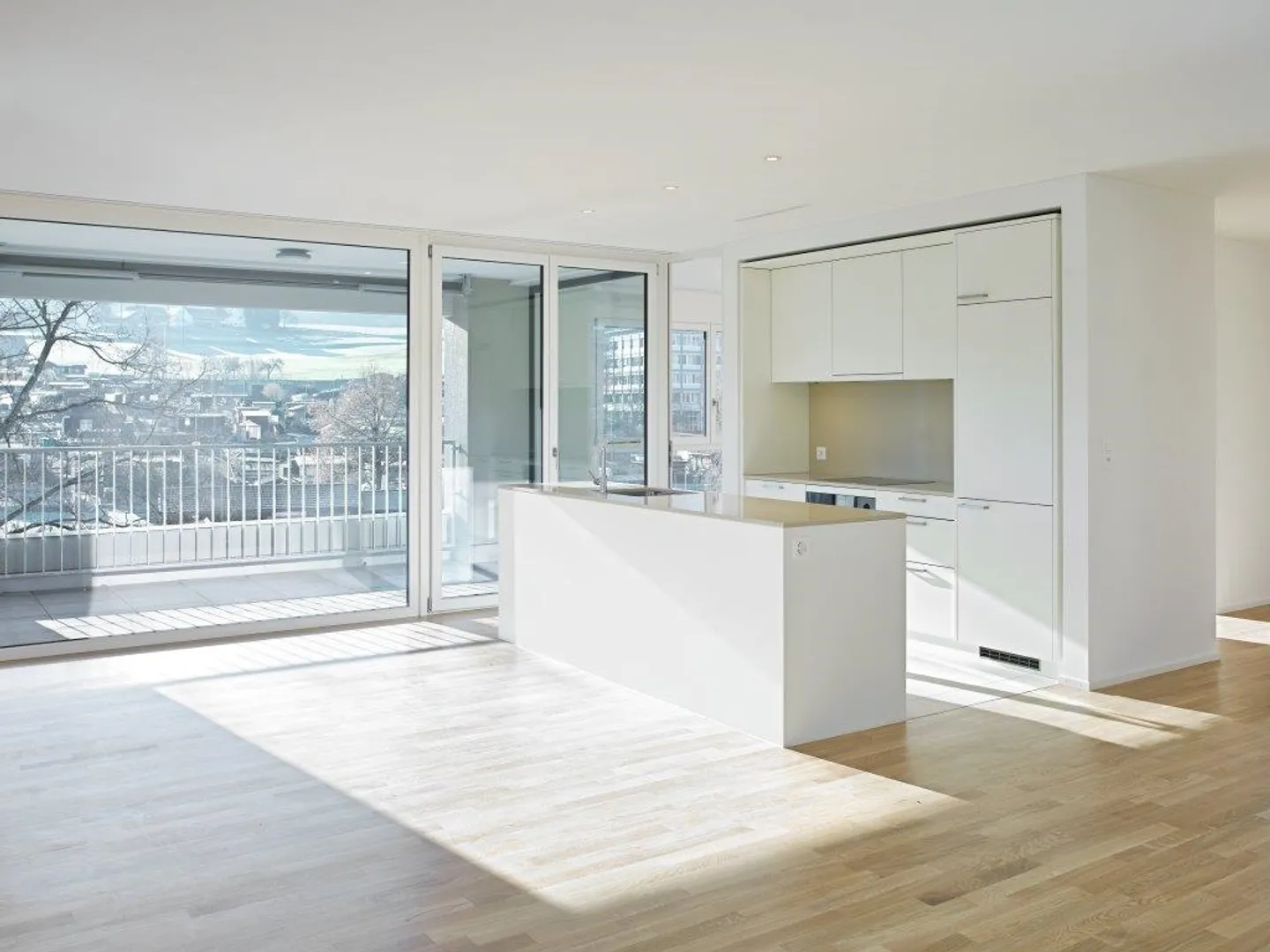 1er étage Est avec de hauts plafonds - Photo 2 sur 14