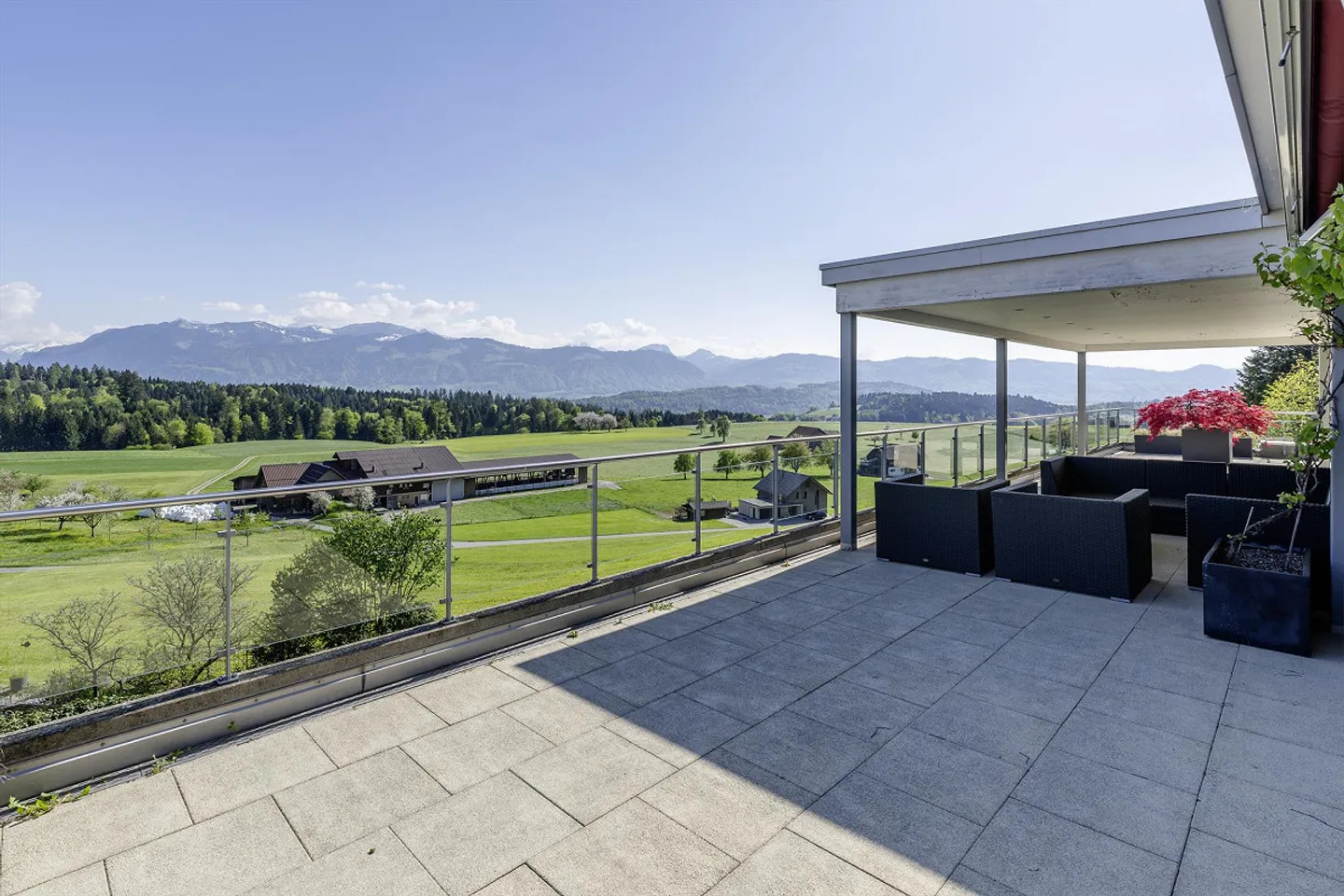 Stylish penthouse apartment with panorama & privacy - Photo 6 of 7