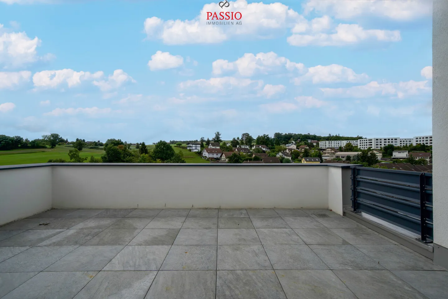 Ampio appartamento con terrazza di 5,5 locali con vista magnifica - Foto 23 di 26