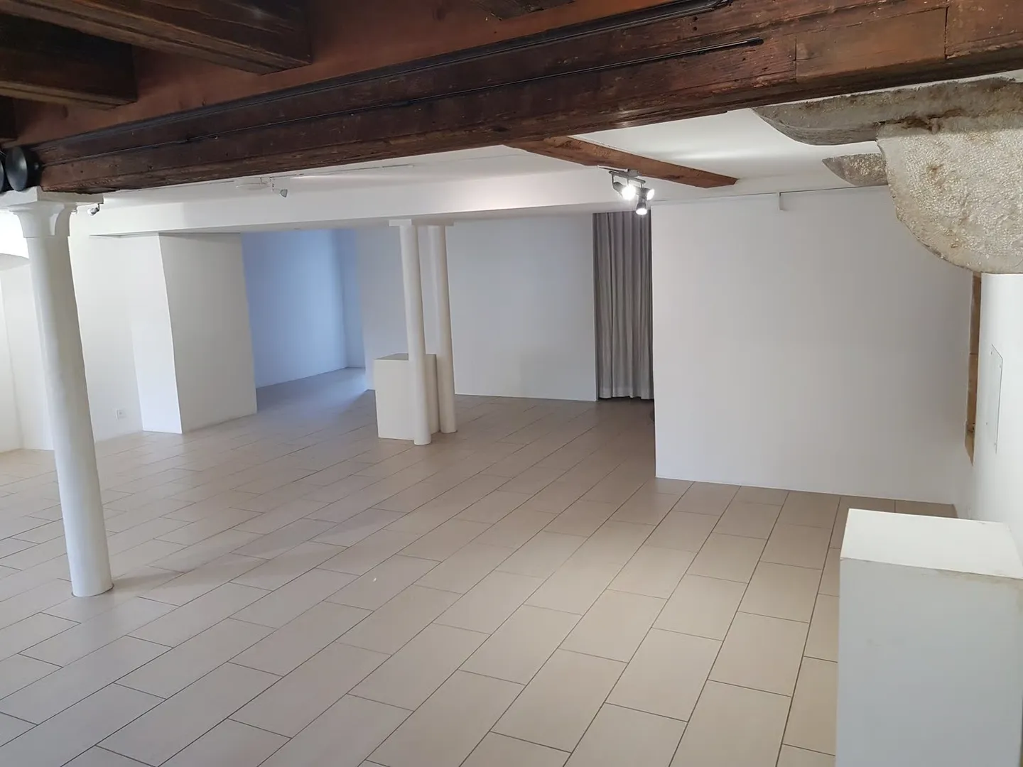 Gewerbefläche in Valangin - Foto 2 von 13